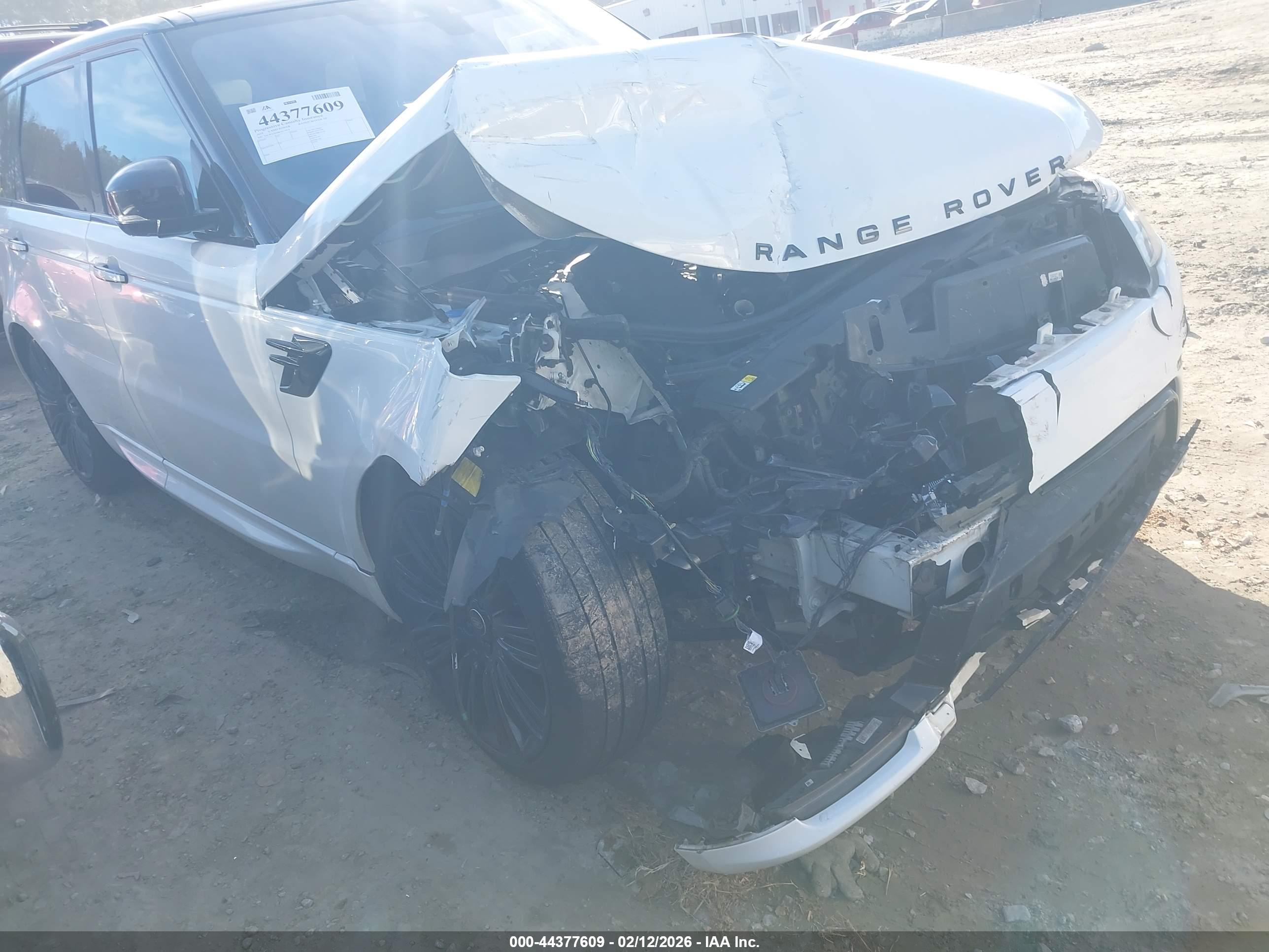 LAND ROVER image 6