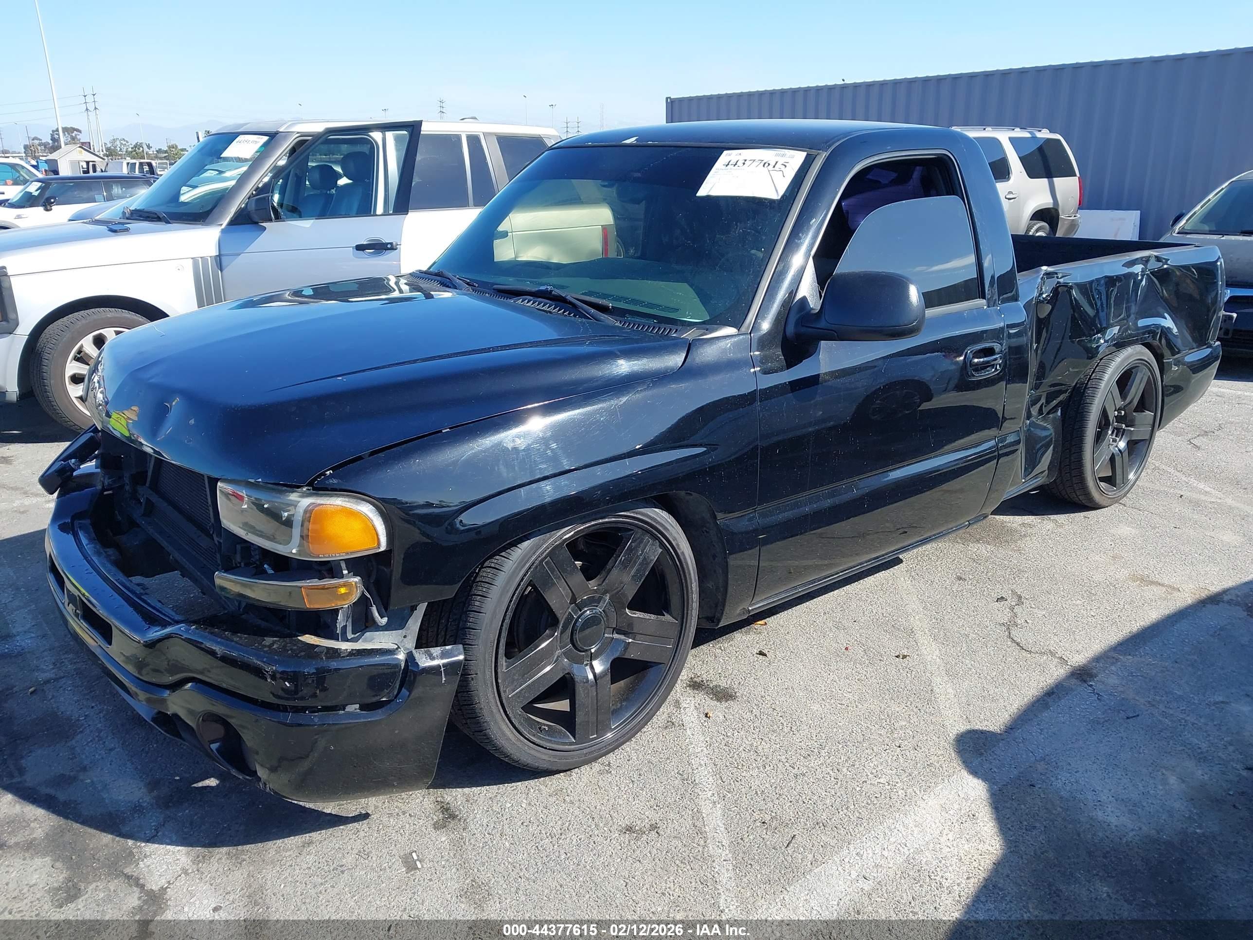 GMC SIERRA image 2