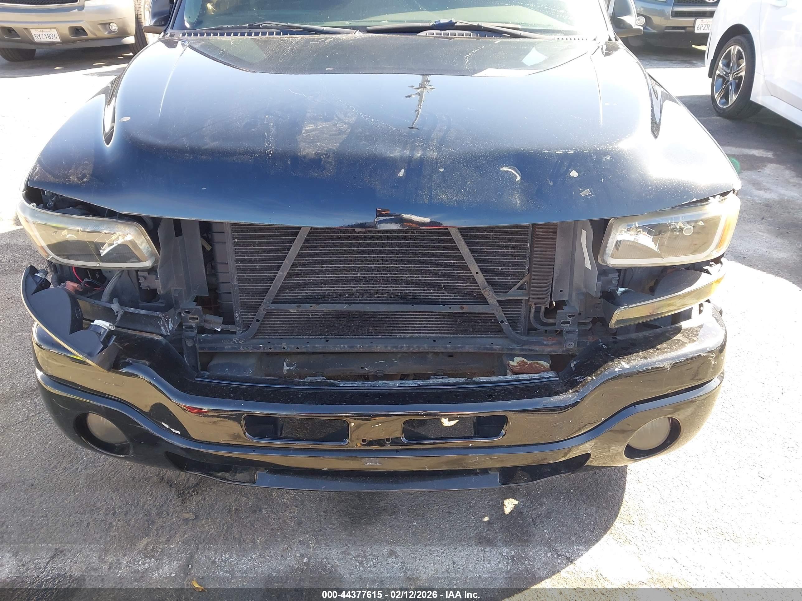 GMC SIERRA image 6