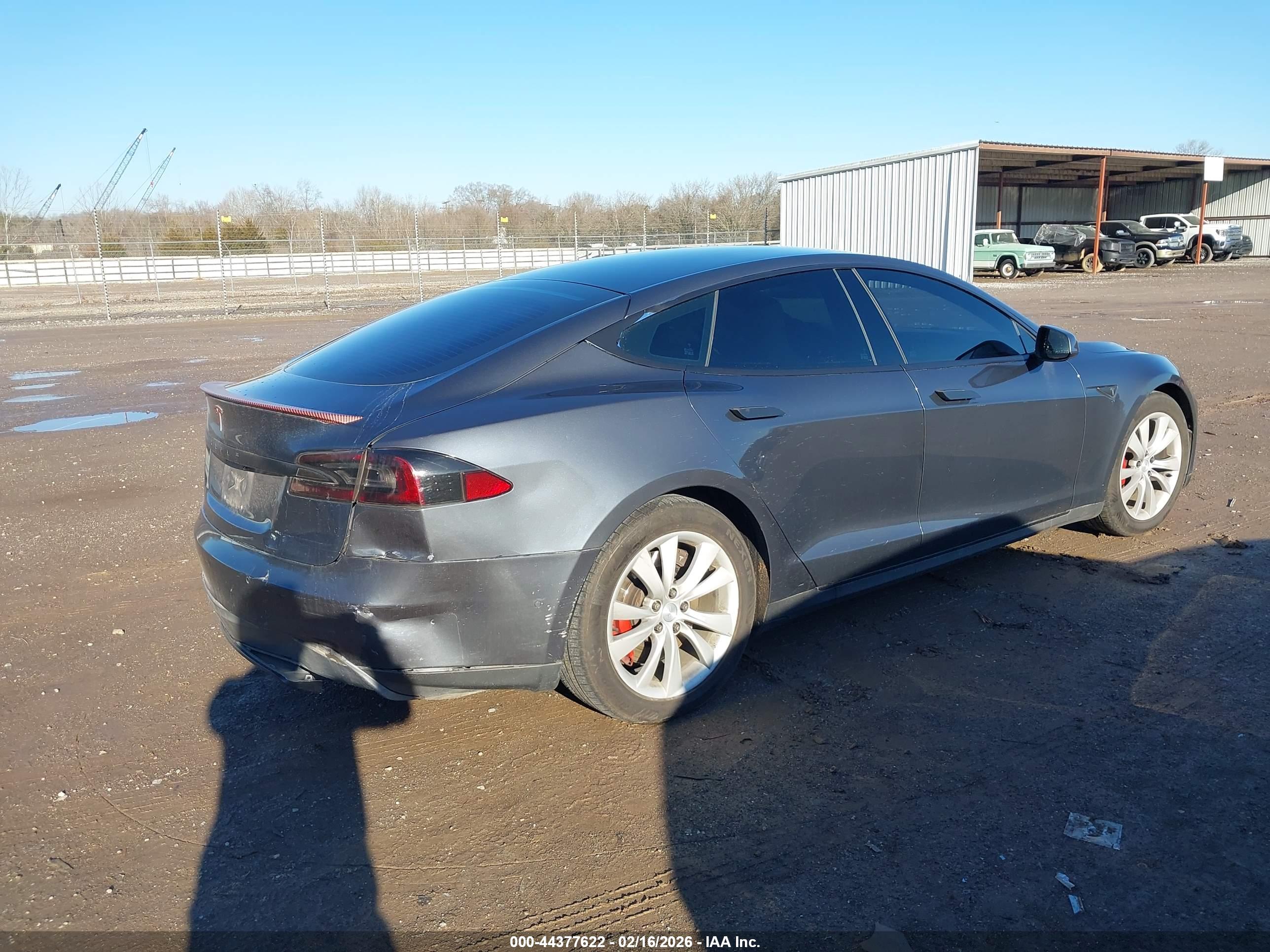 TESLA MODEL image 4