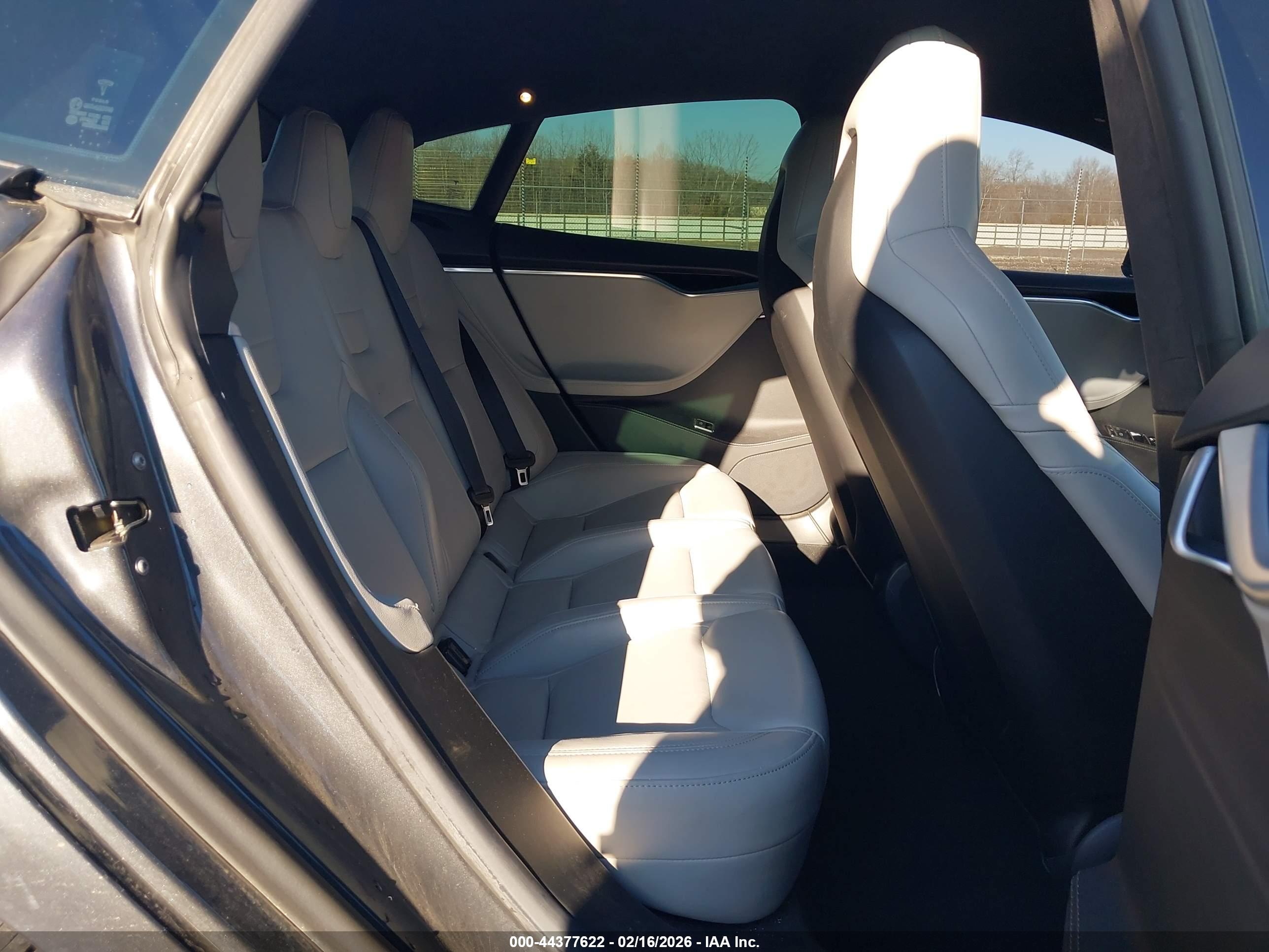 TESLA MODEL image 8