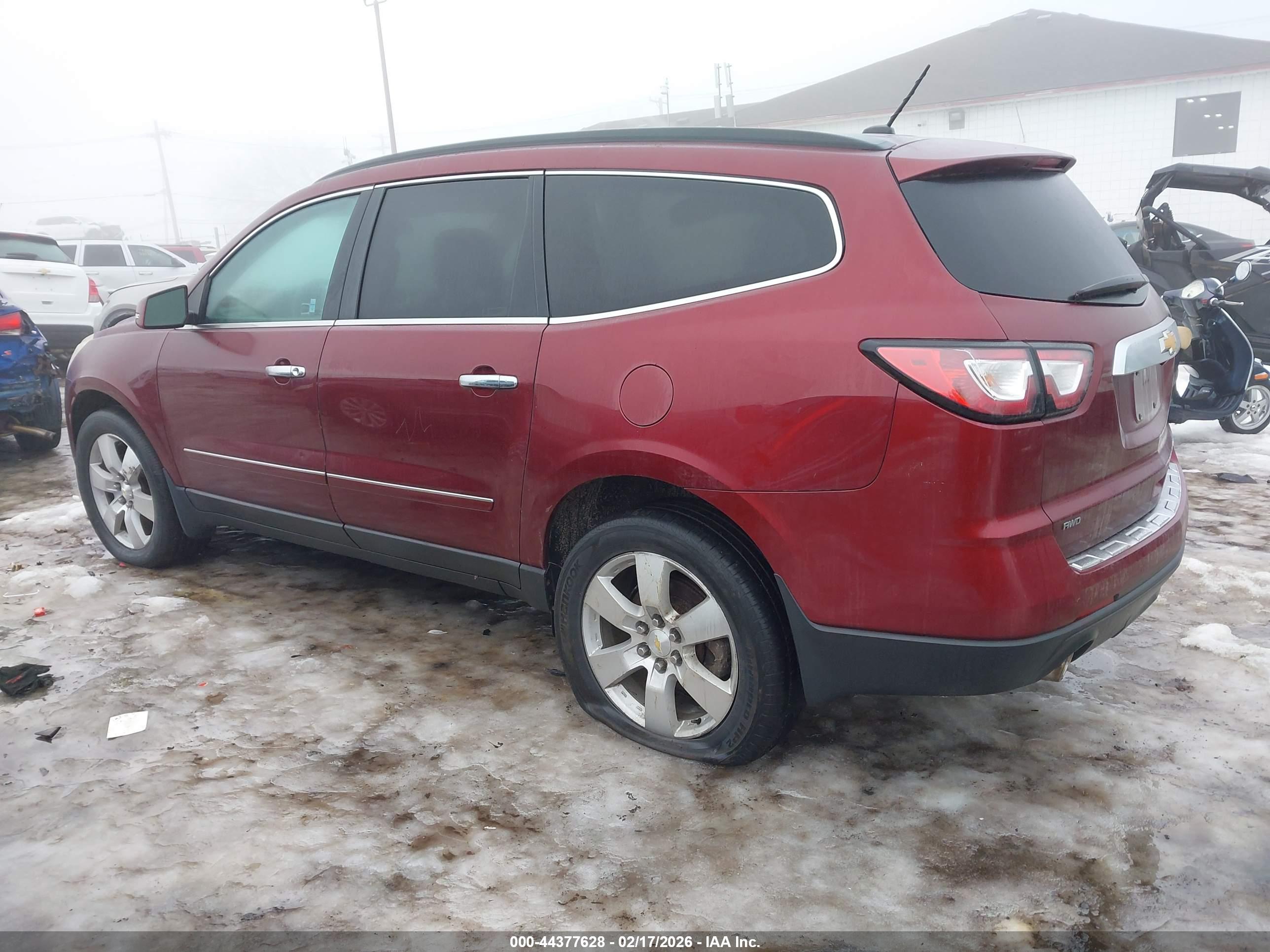CHEVROLET TRAVERSE image 3