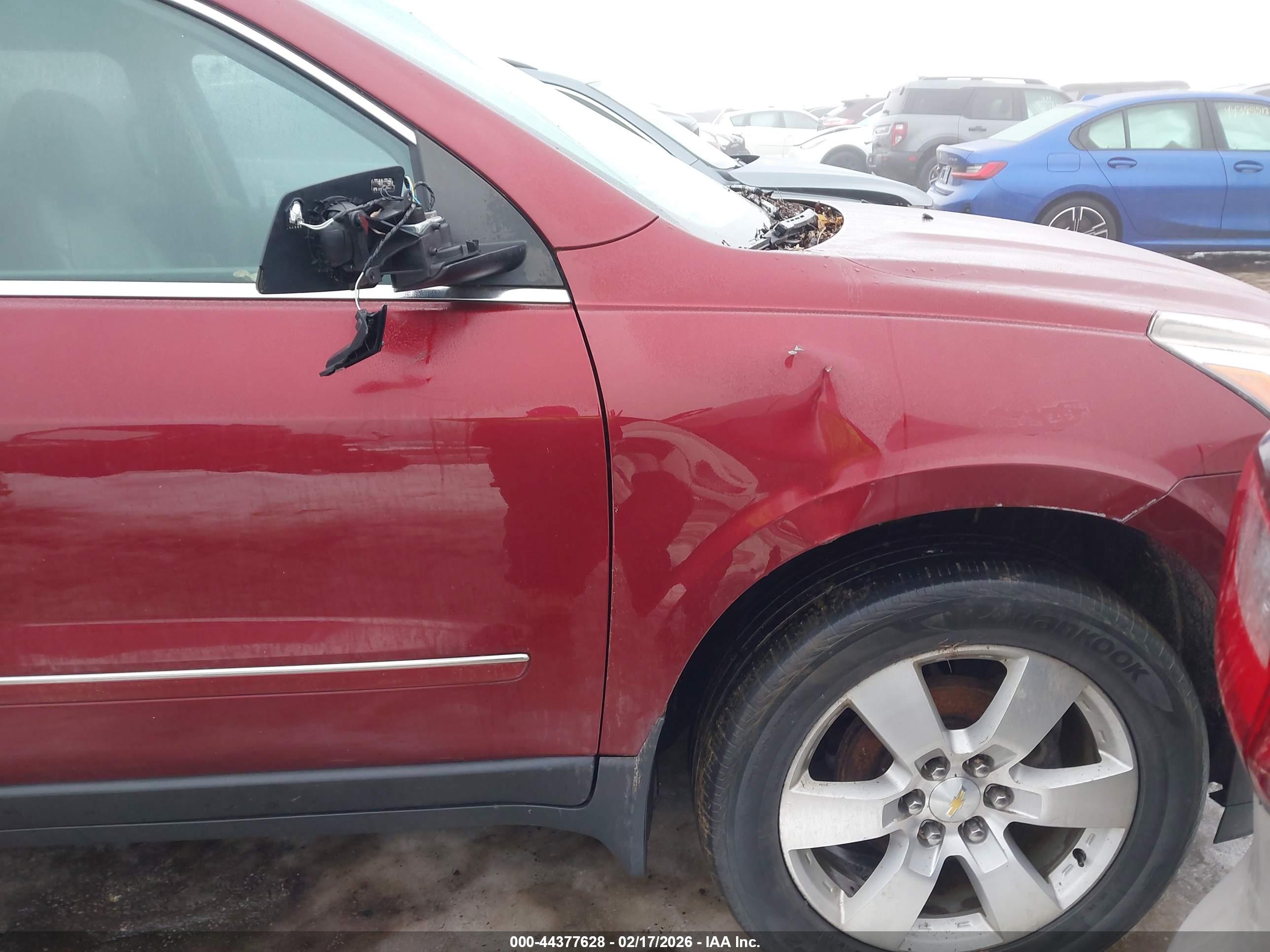 CHEVROLET TRAVERSE image 6