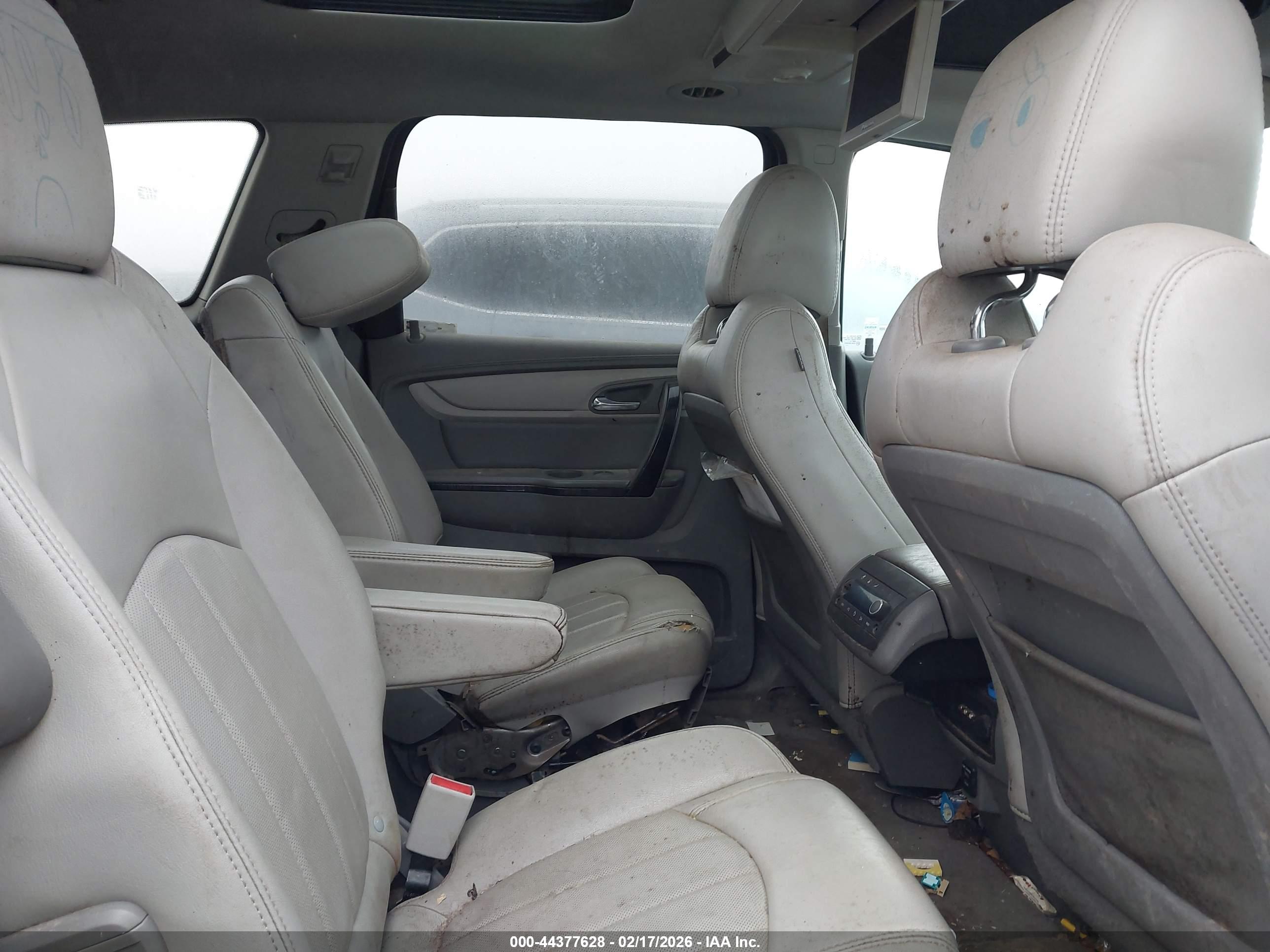CHEVROLET TRAVERSE image 8