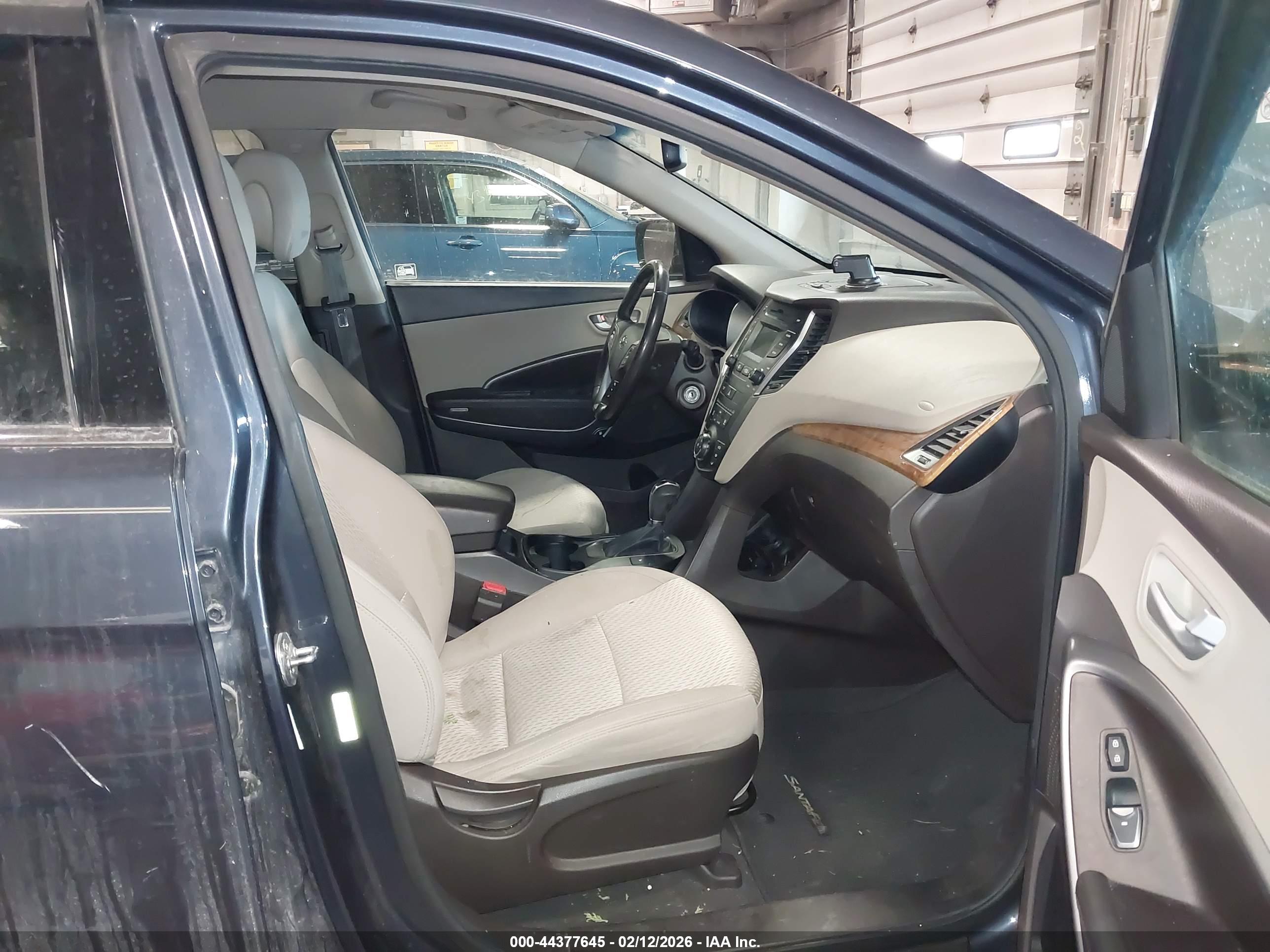 HYUNDAI SANTA image 5