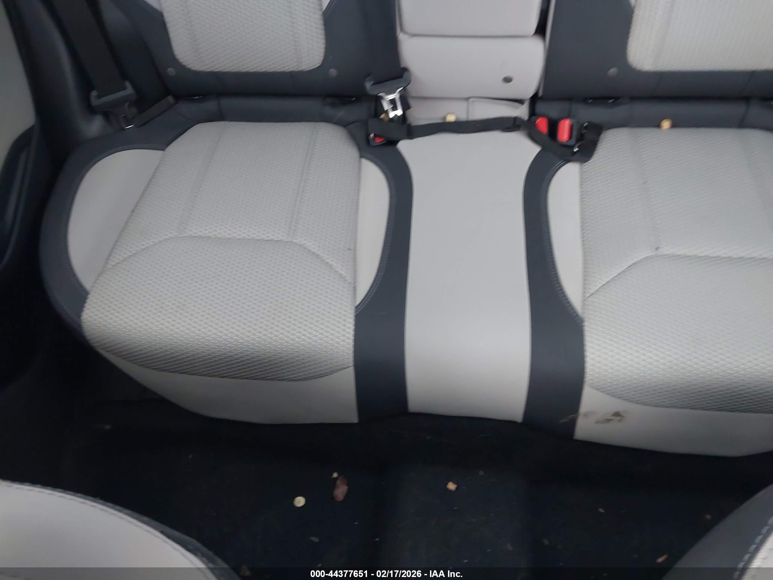 SUBARU FORESTER image 8