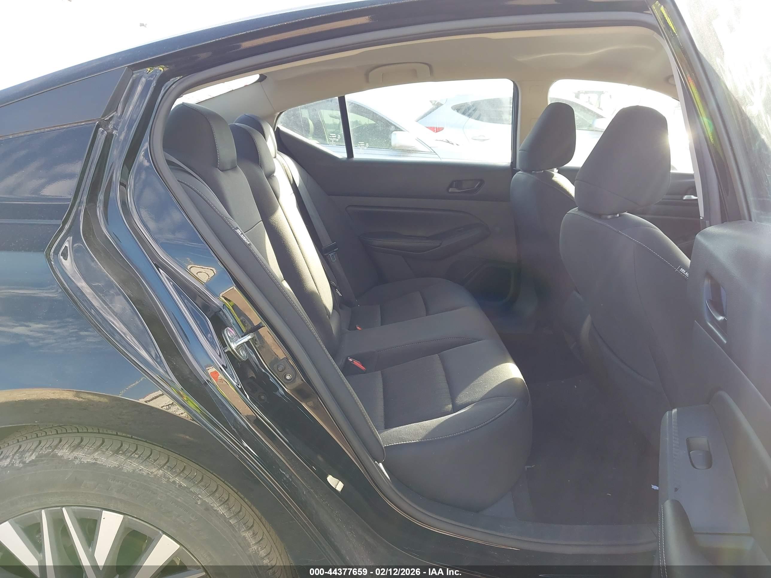 NISSAN ALTIMA image 8