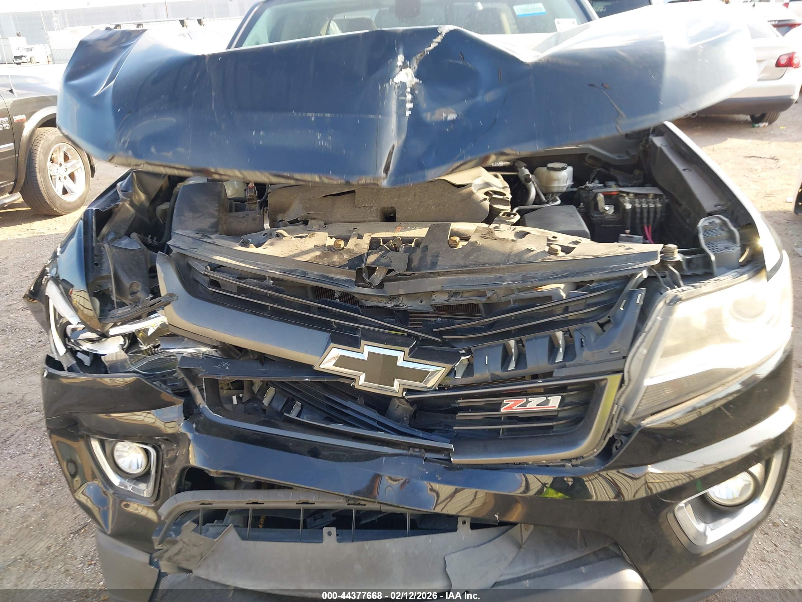 CHEVROLET COLORADO image 6