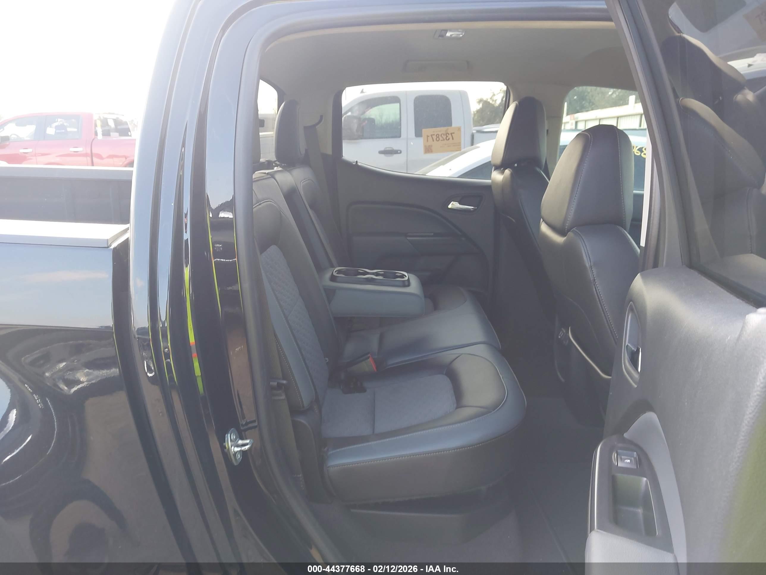 CHEVROLET COLORADO image 8