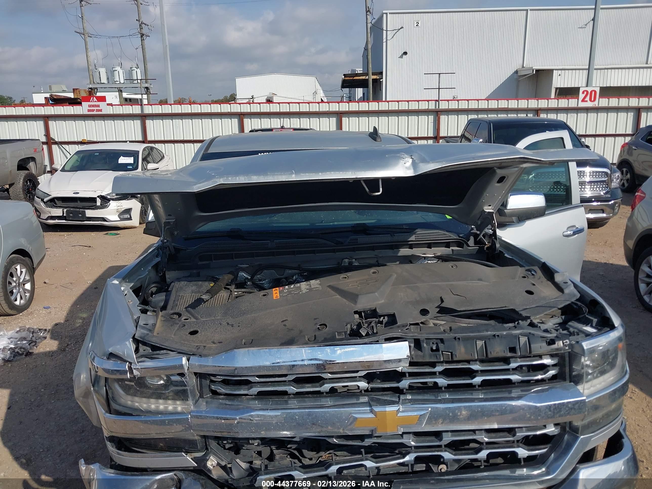CHEVROLET SILVERADO image 10