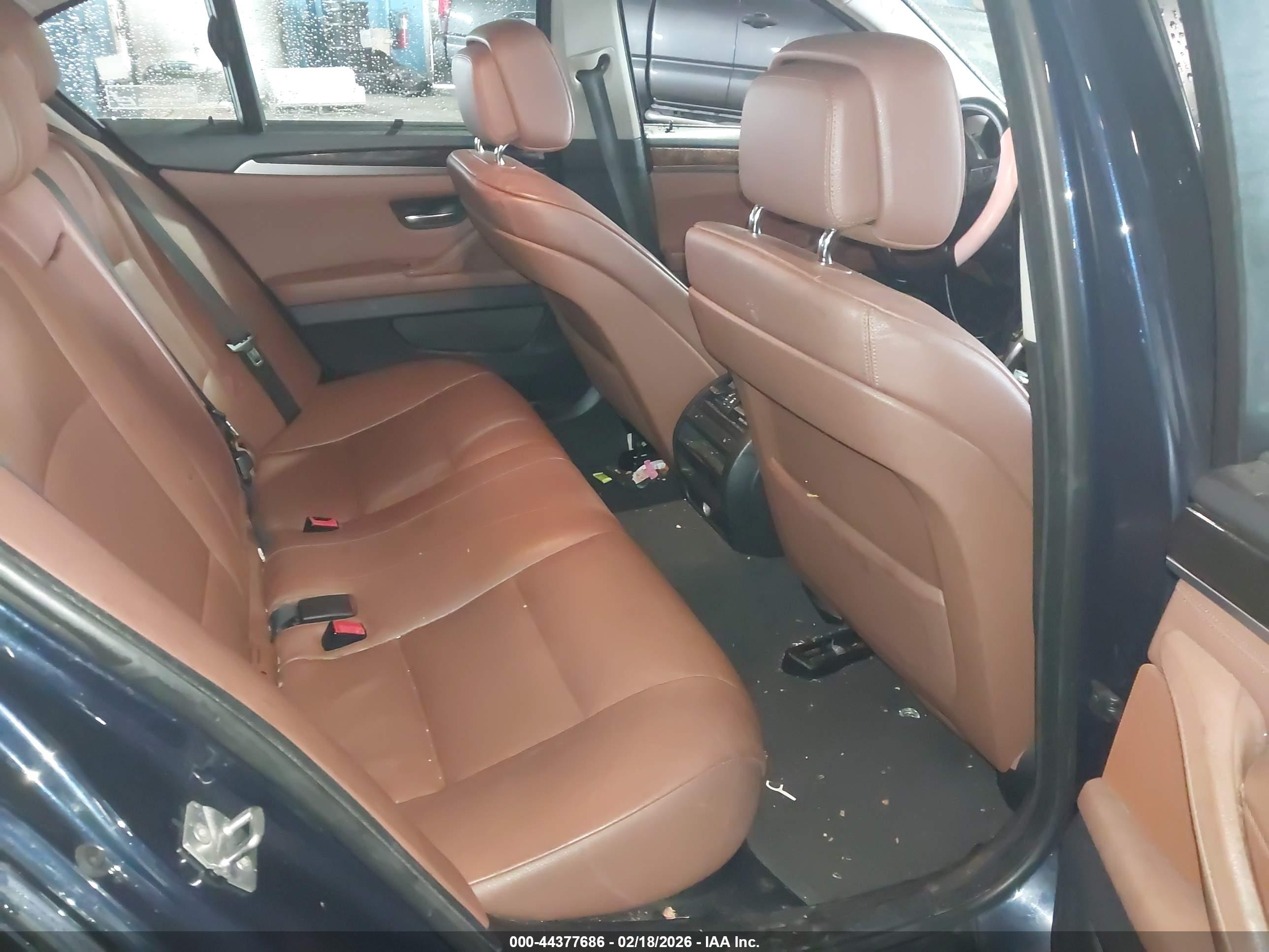 BMW 535I image 8