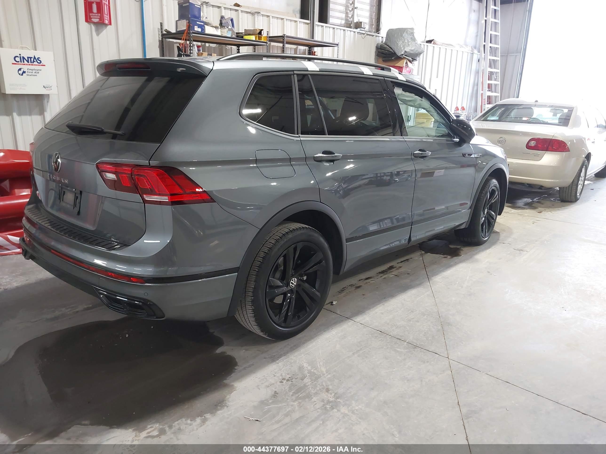 VOLKSWAGEN TIGUAN image 4