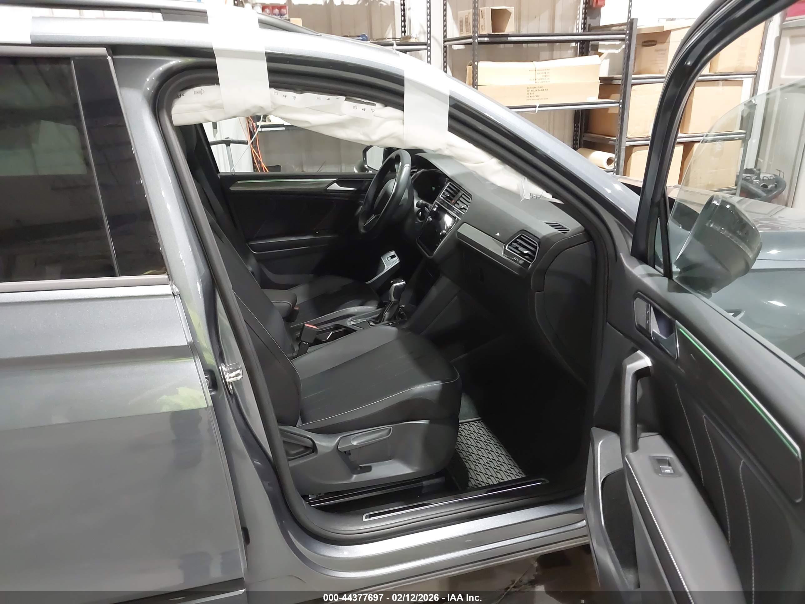 VOLKSWAGEN TIGUAN image 5