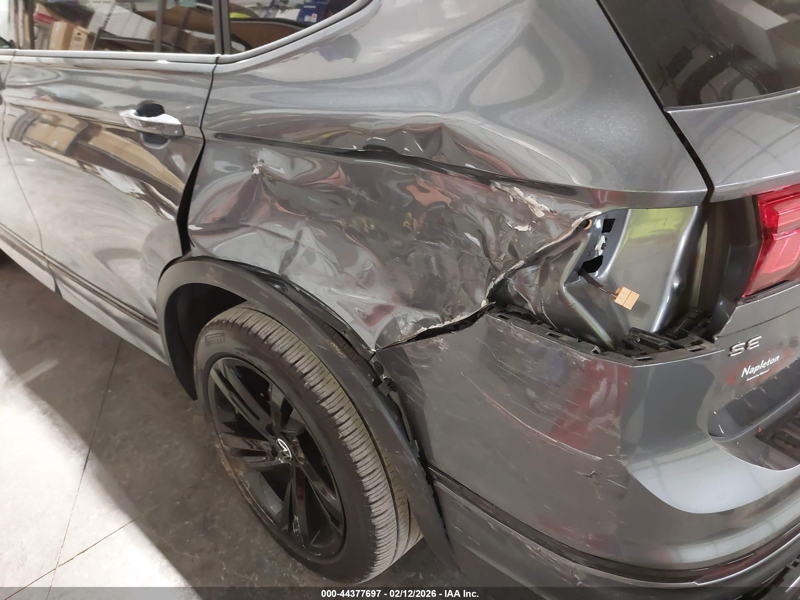 VOLKSWAGEN TIGUAN image 6