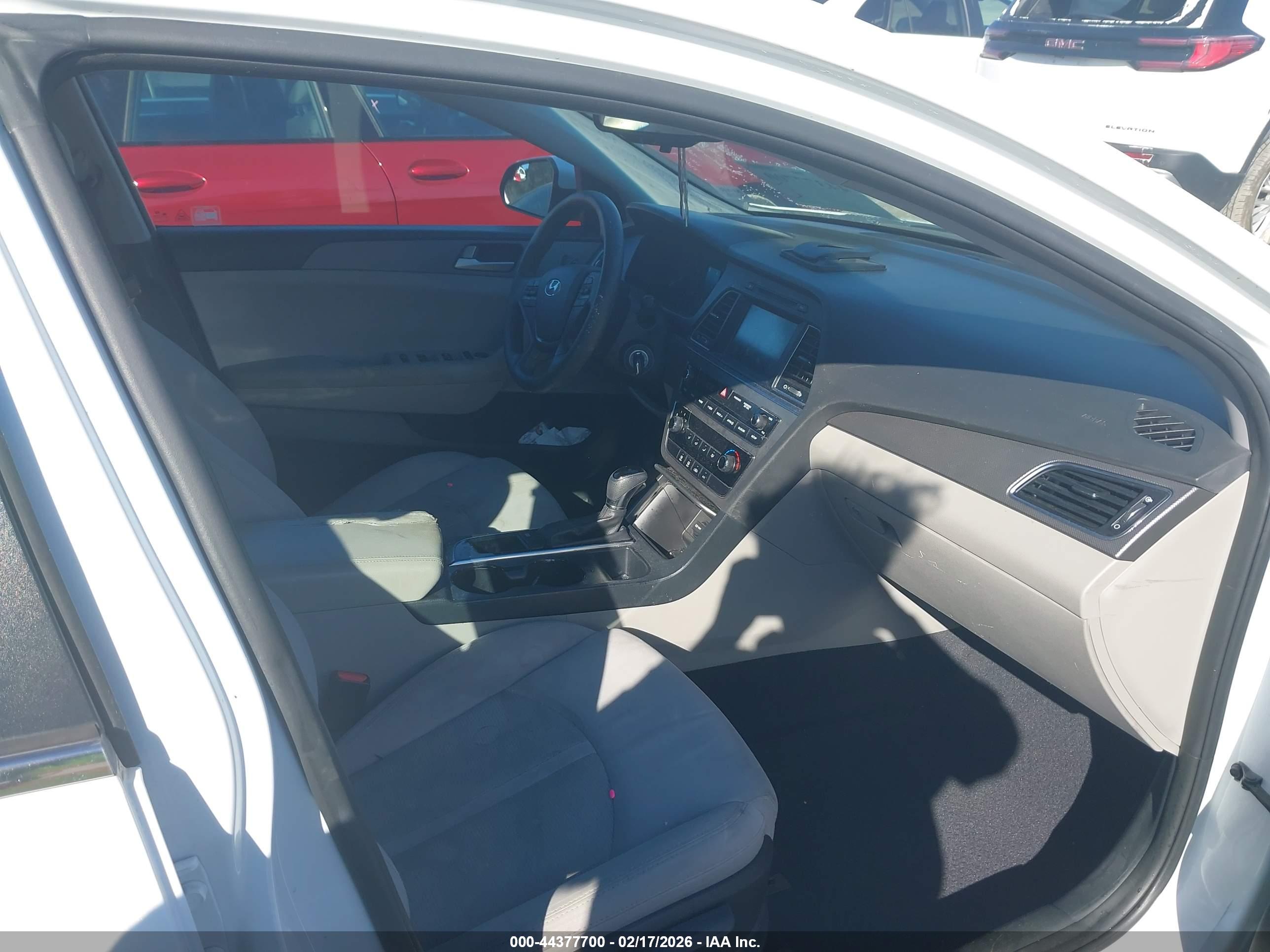 HYUNDAI SONATA image 5