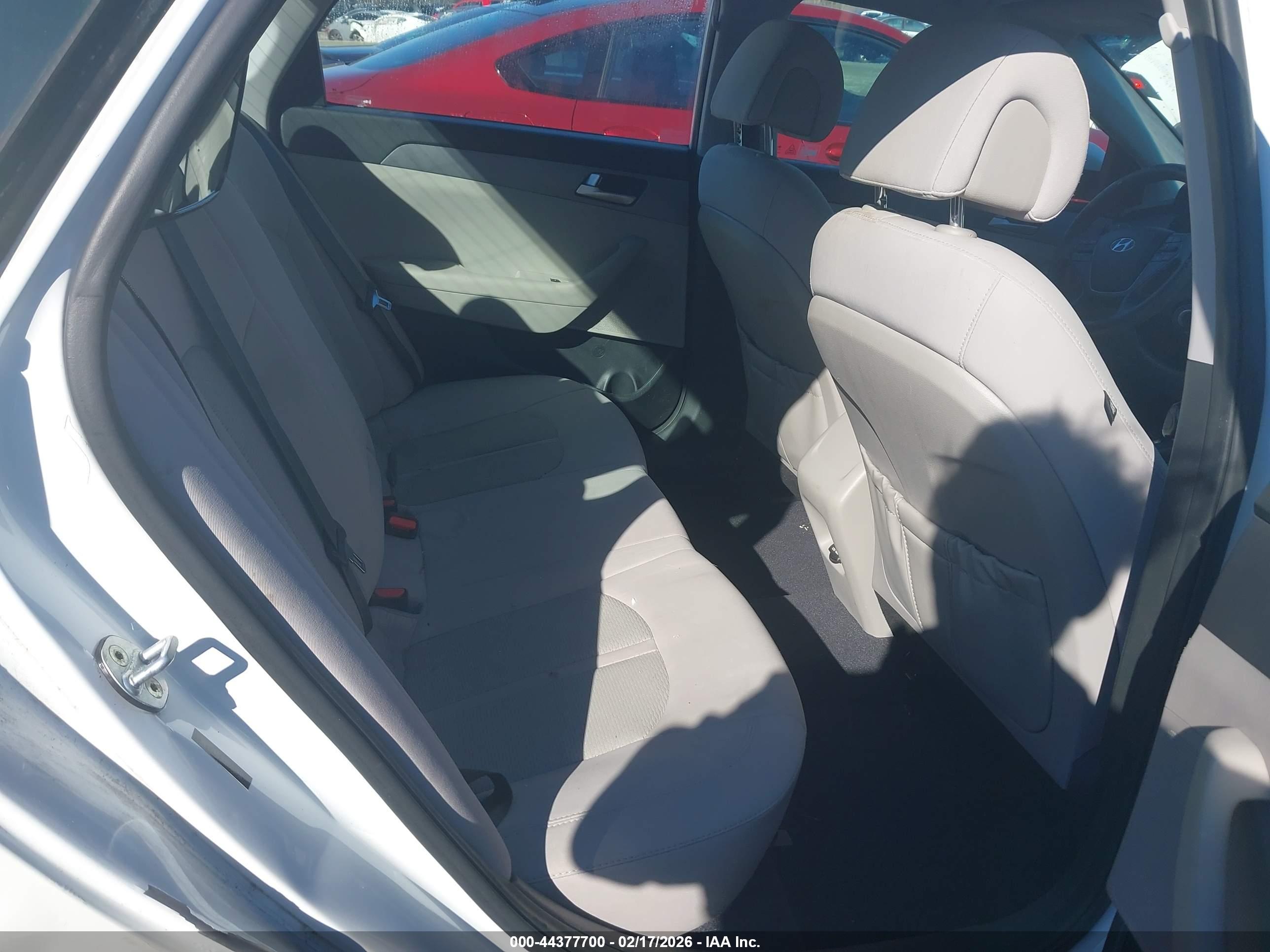 HYUNDAI SONATA image 8