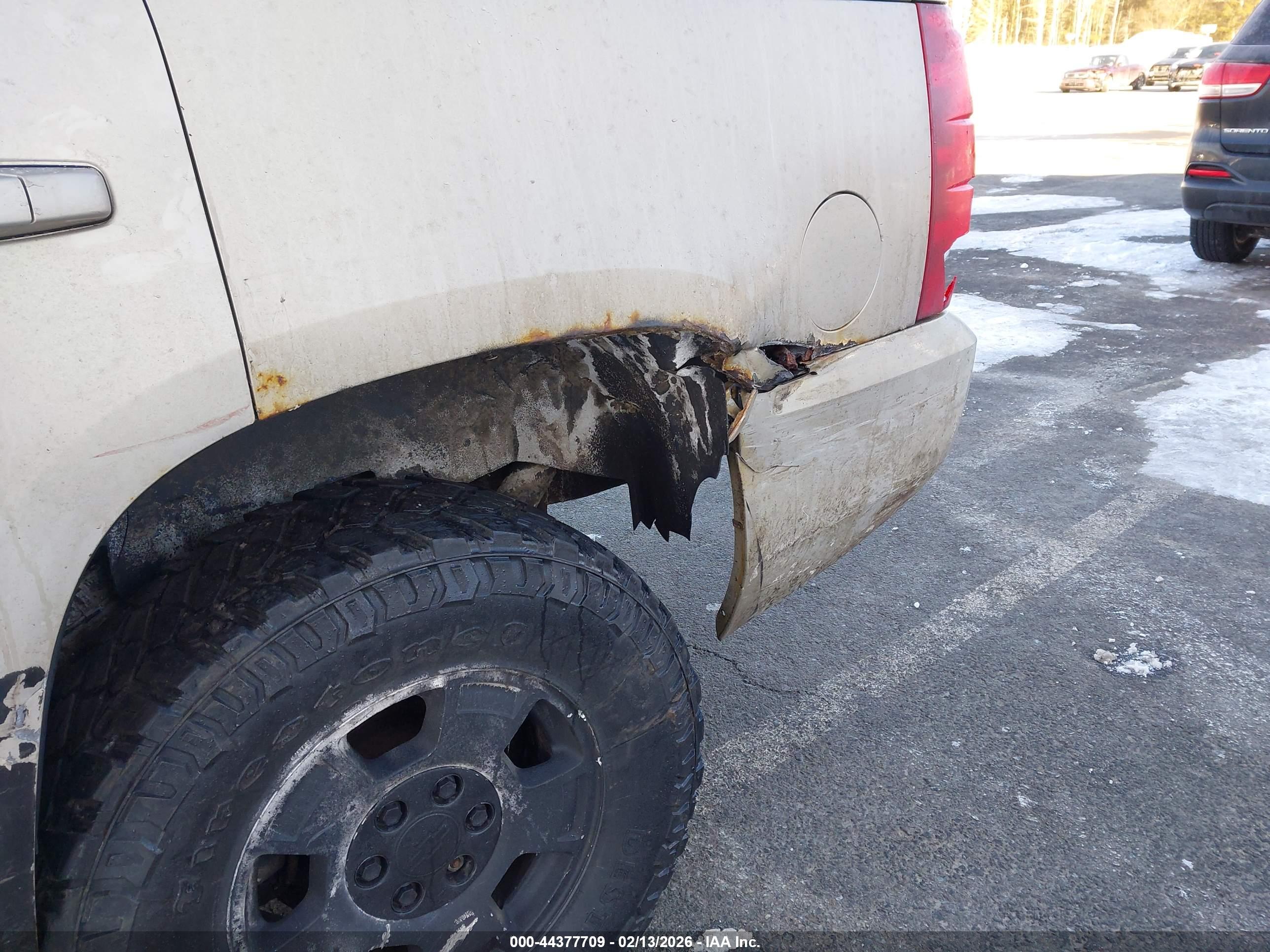 CHEVROLET TAHOE image 6