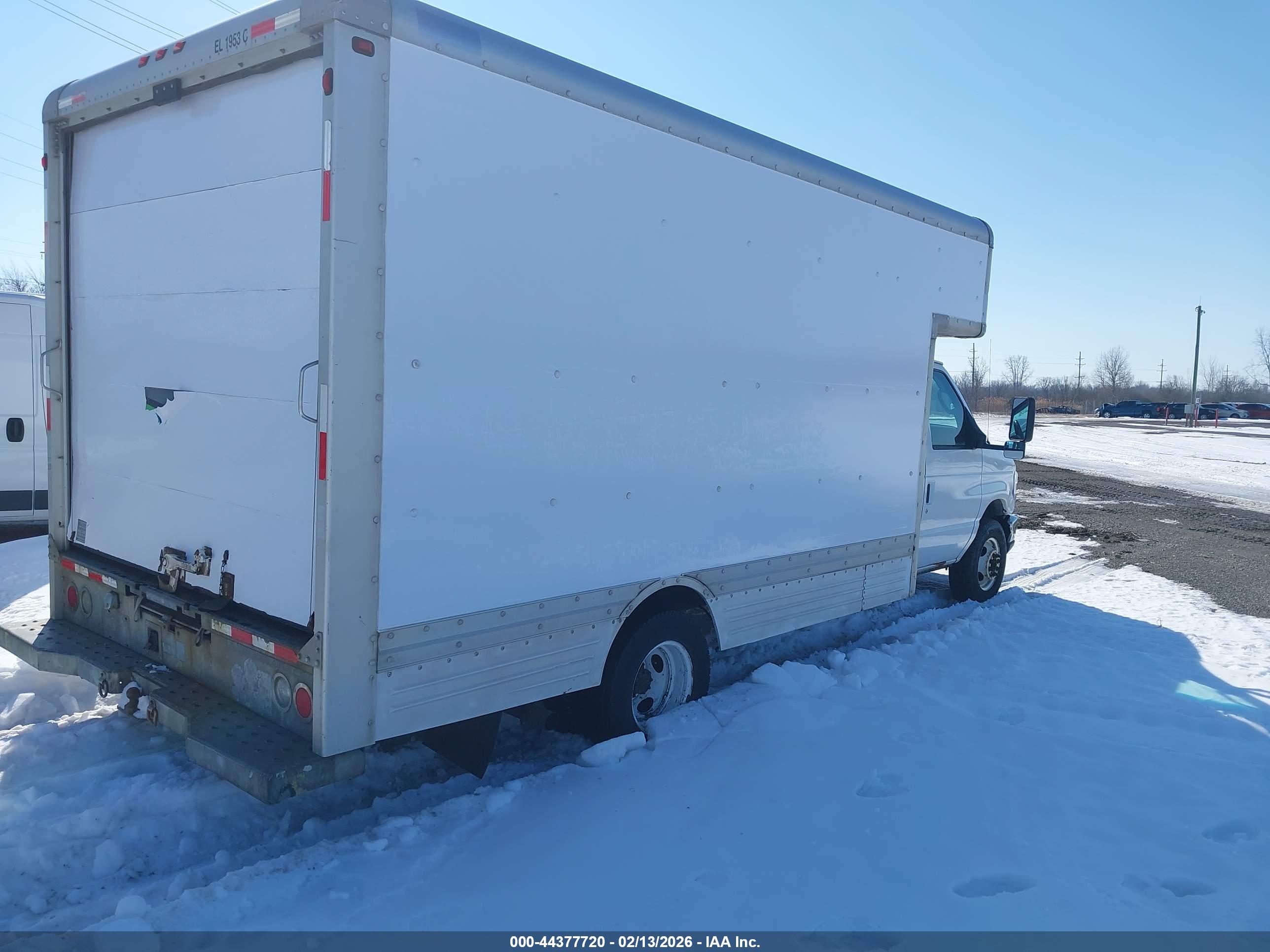 FORD E-450 image 4