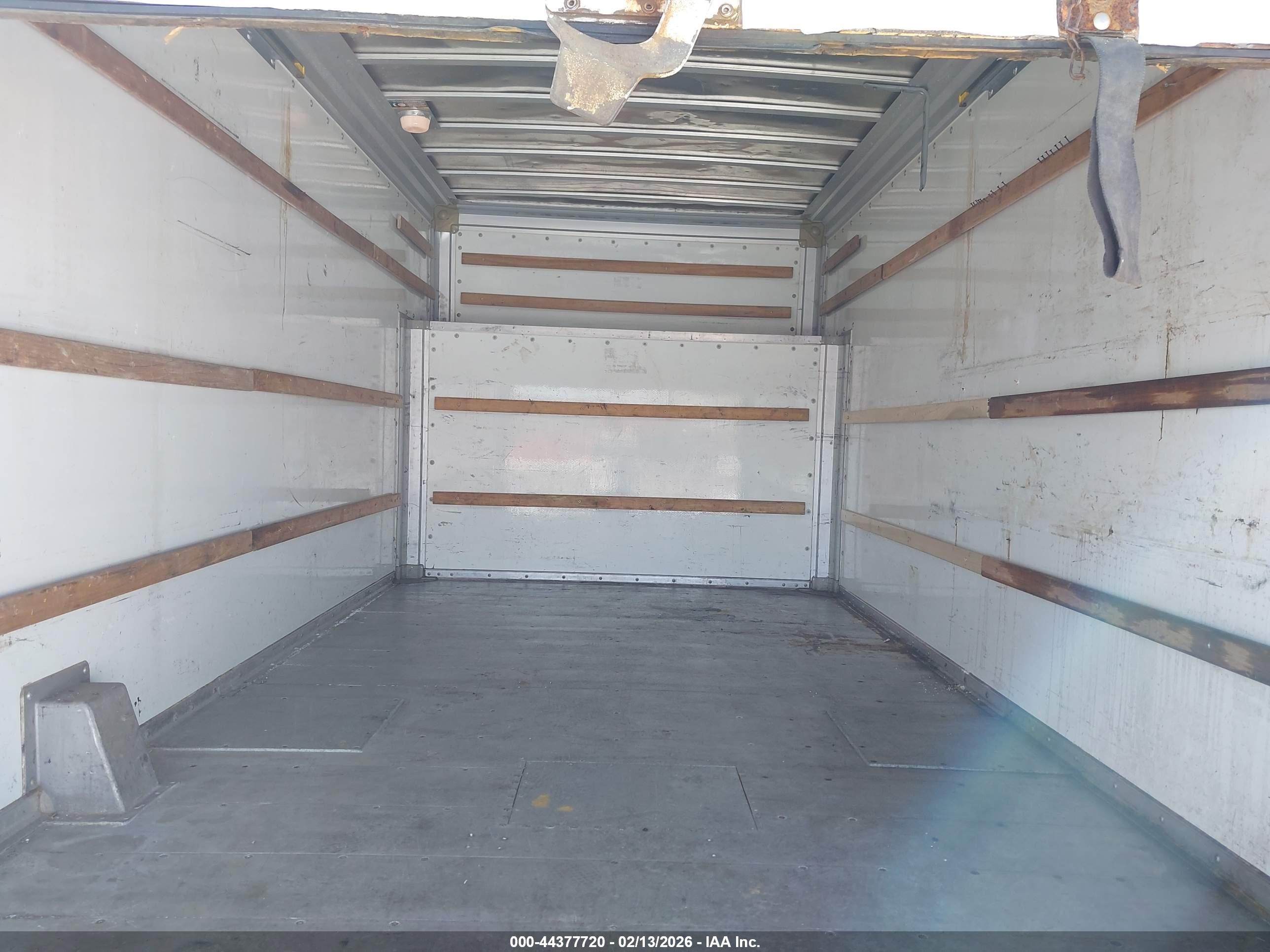 FORD E-450 image 7