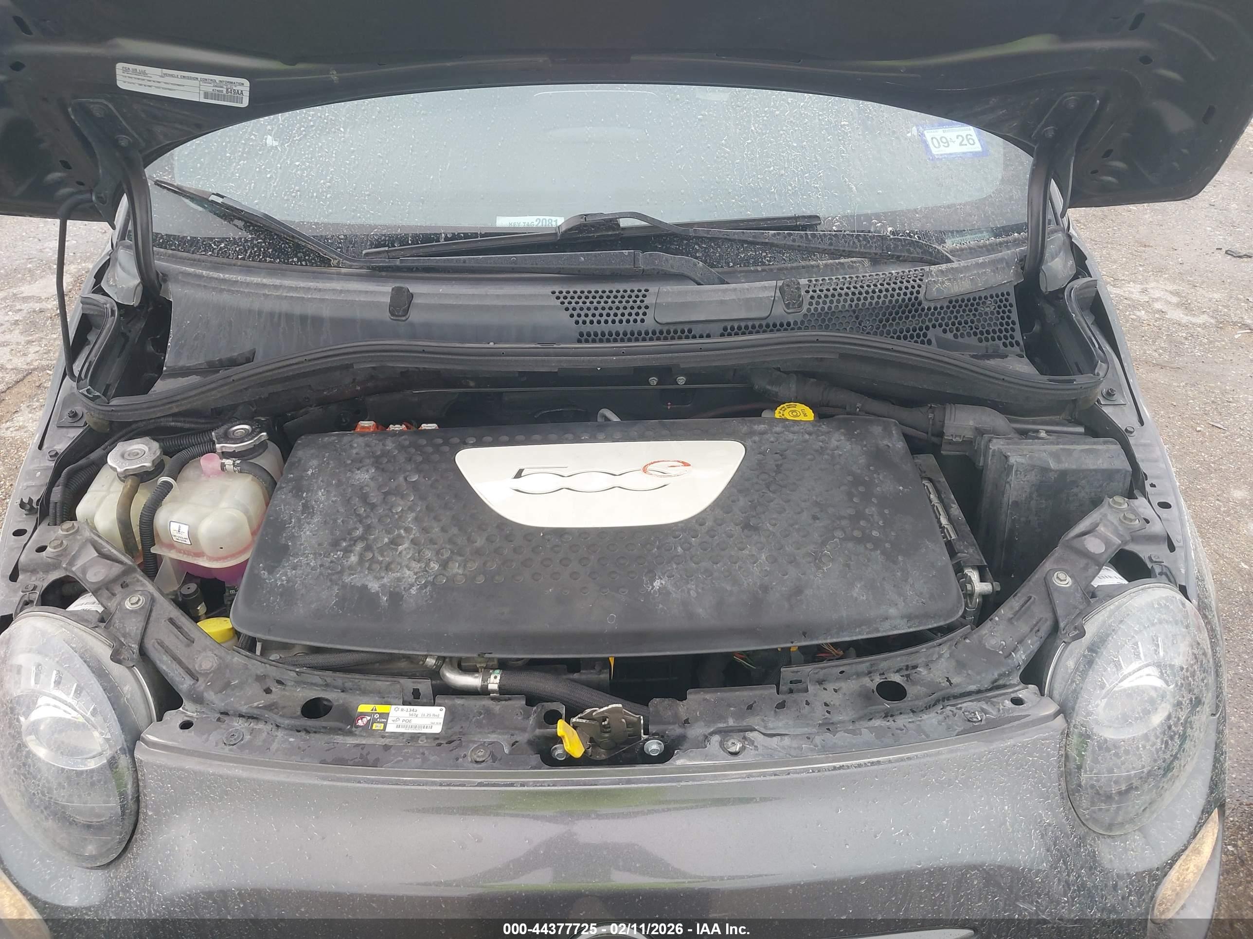 FIAT 500E image 10