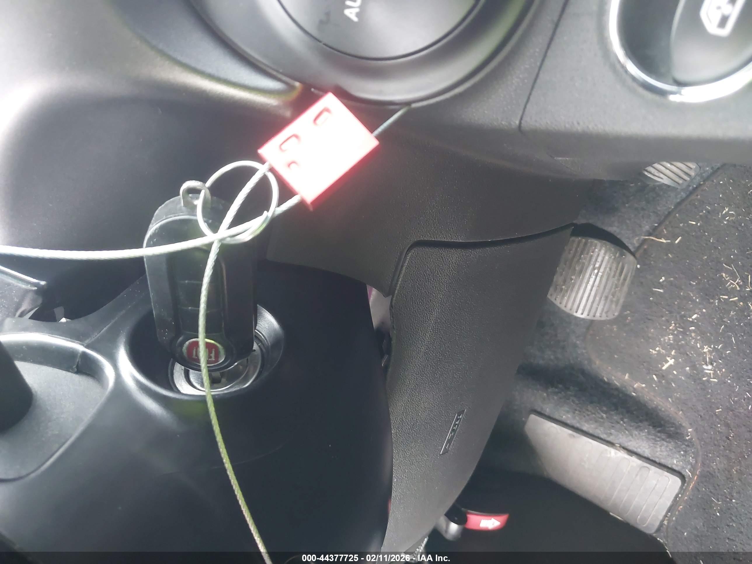 FIAT 500E image 11