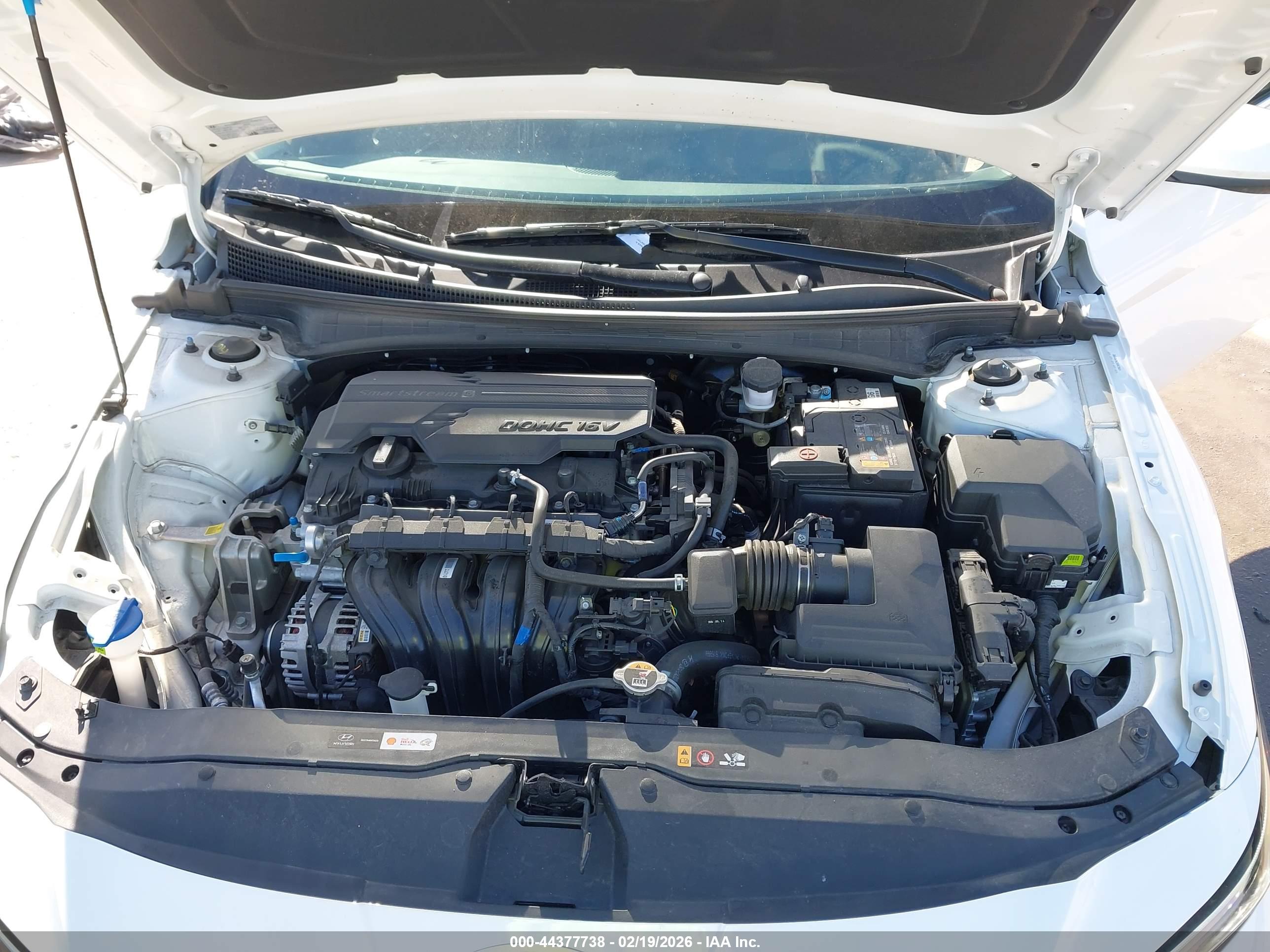 HYUNDAI ELANTRA image 10
