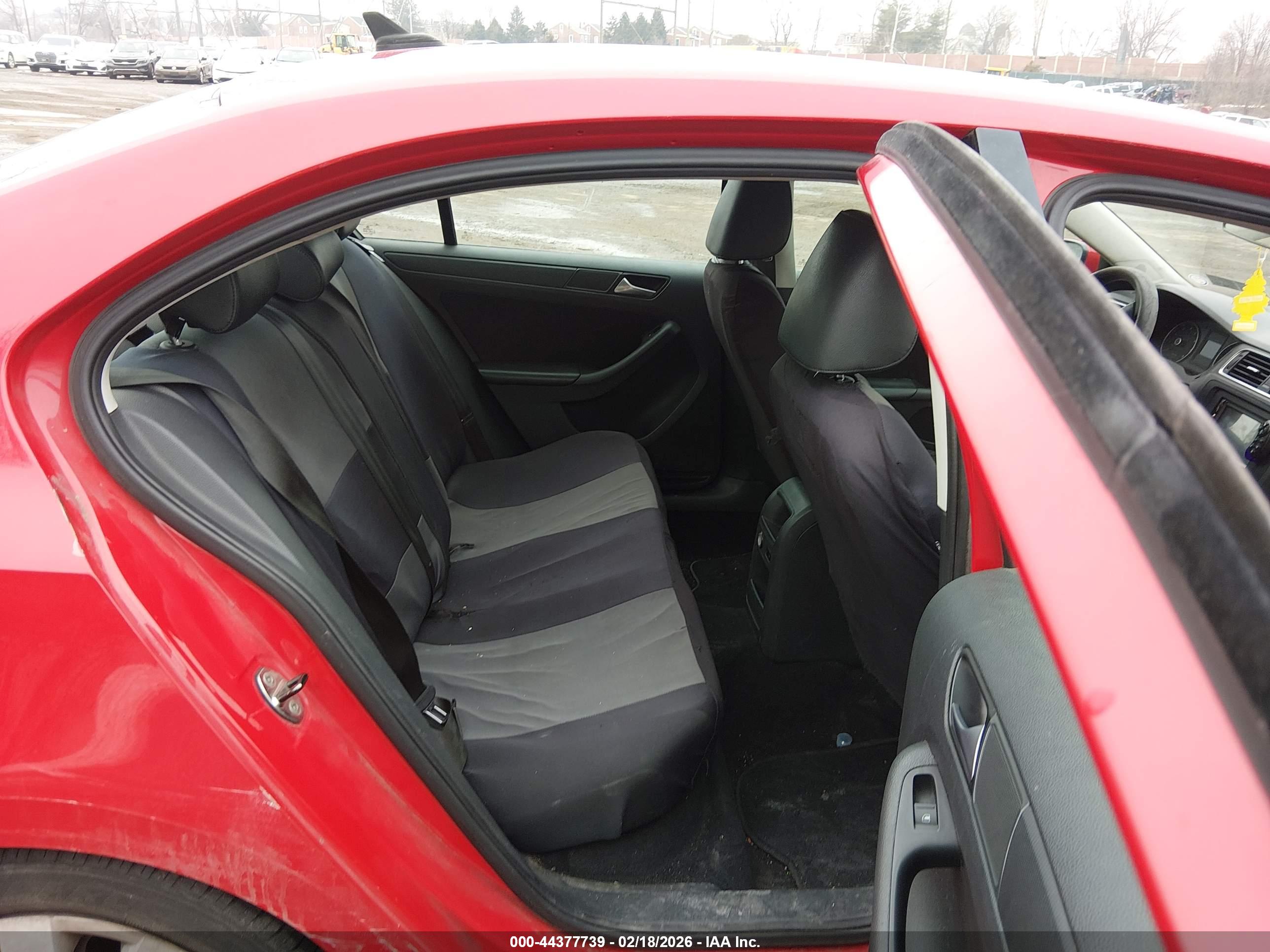 VOLKSWAGEN JETTA image 8