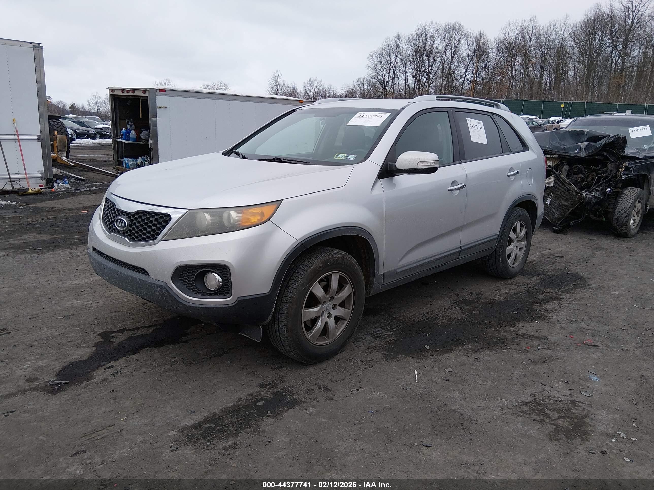KIA SORENTO image 2