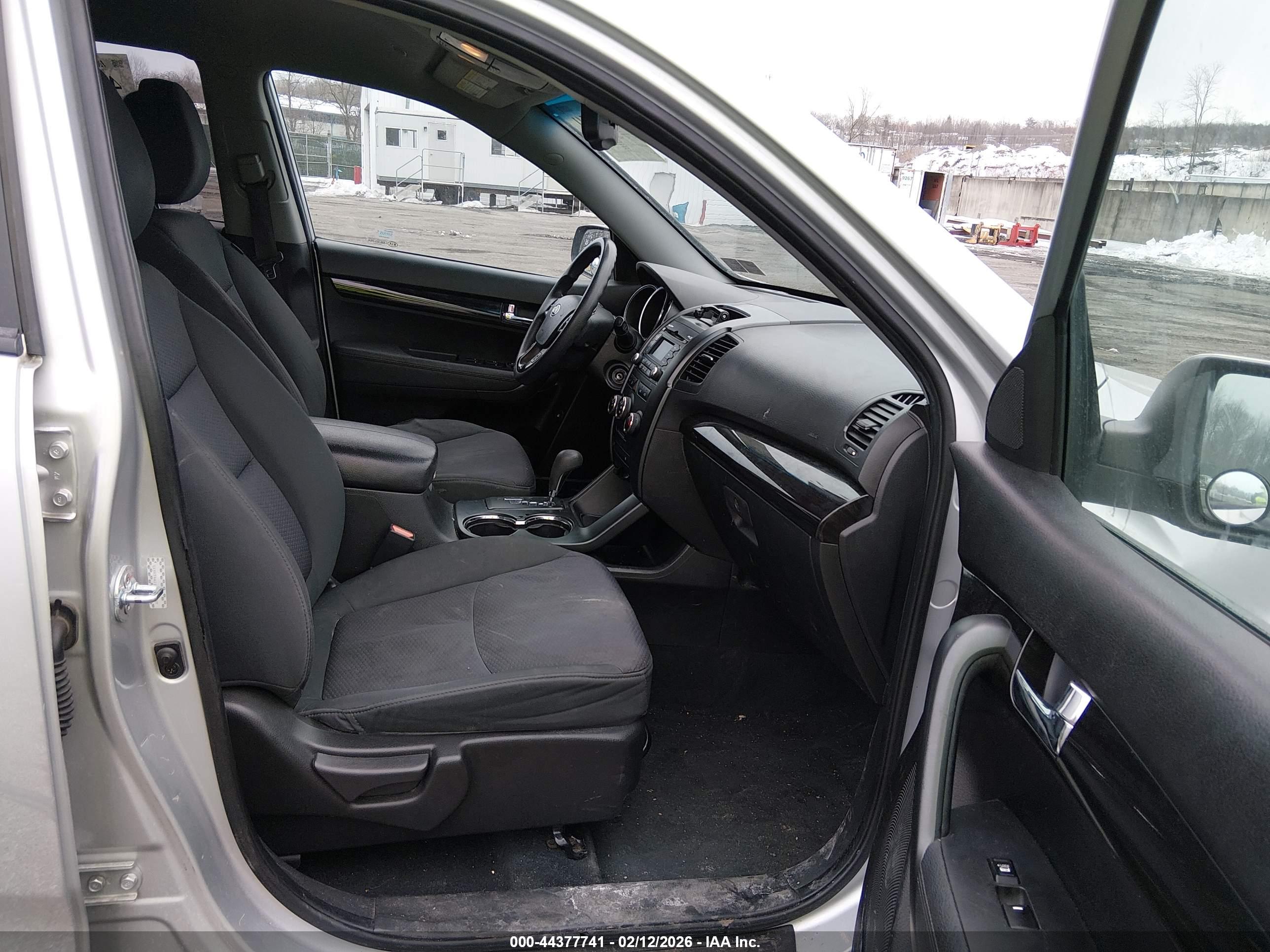 KIA SORENTO image 5