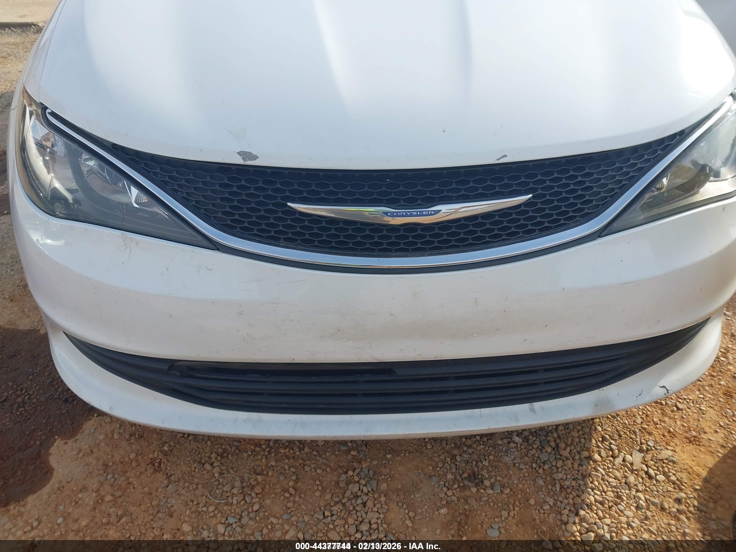 CHRYSLER PACIFICA image 6