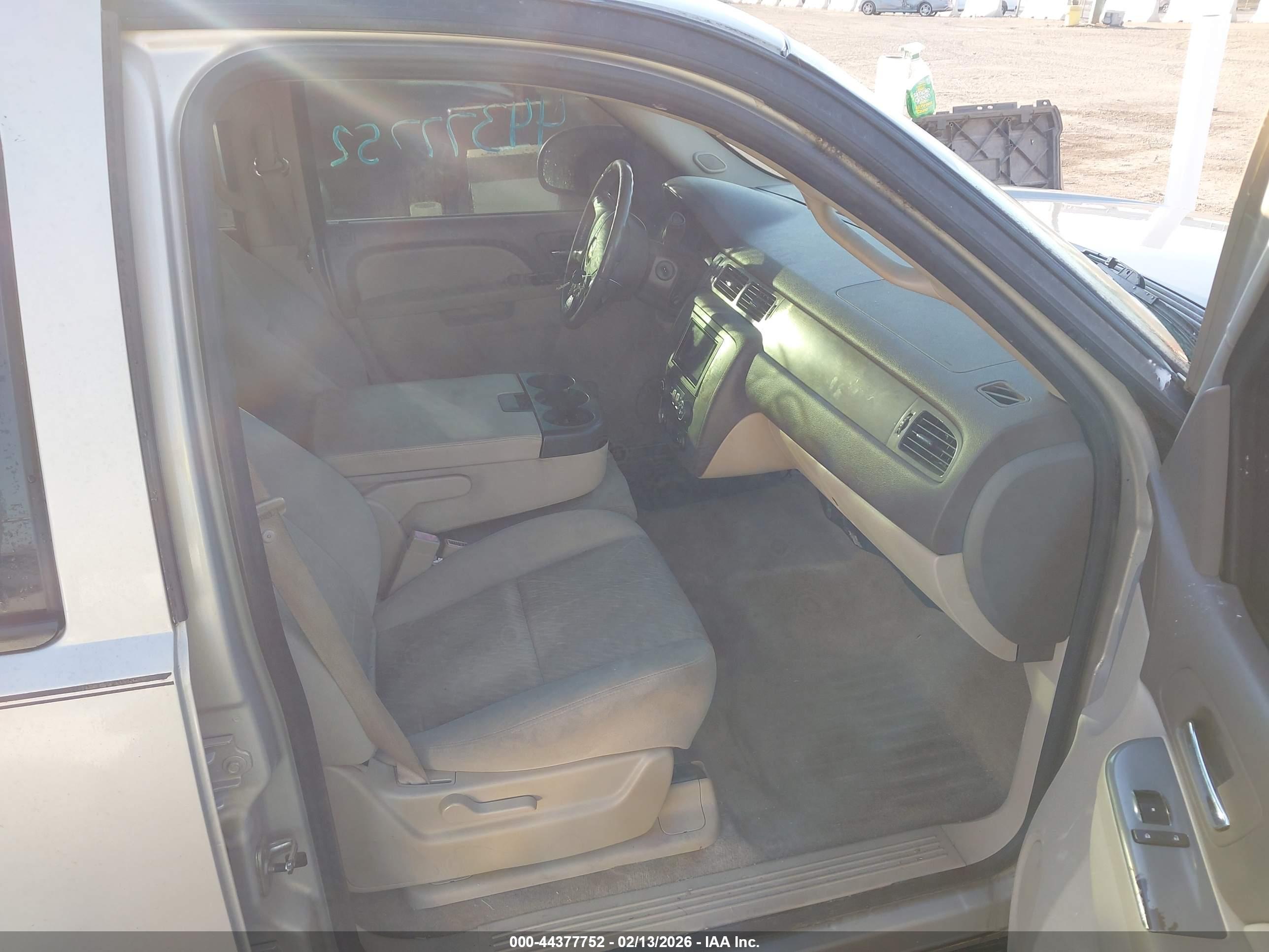 CHEVROLET TAHOE image 5