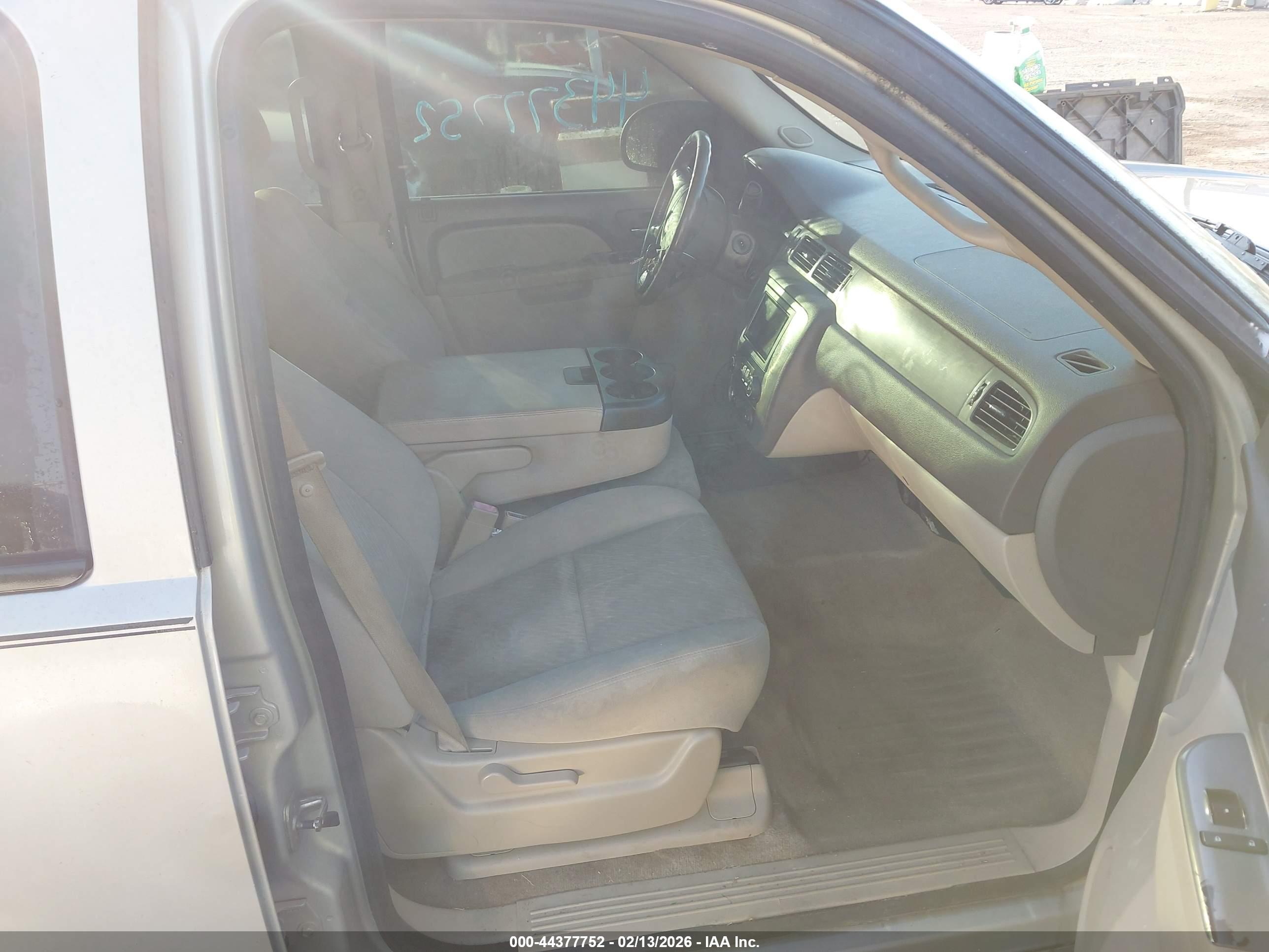 CHEVROLET TAHOE image 8