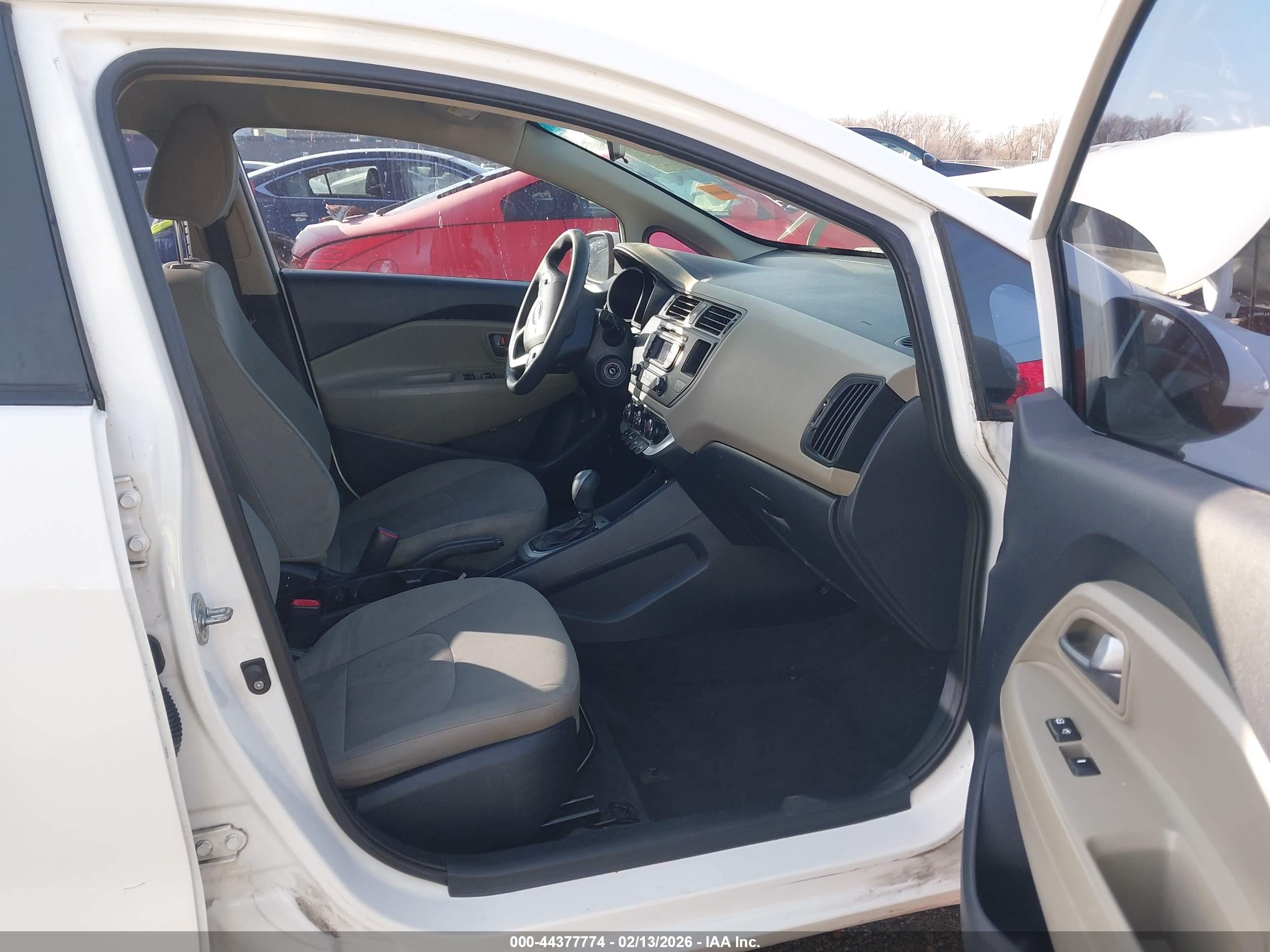 KIA RIO image 5