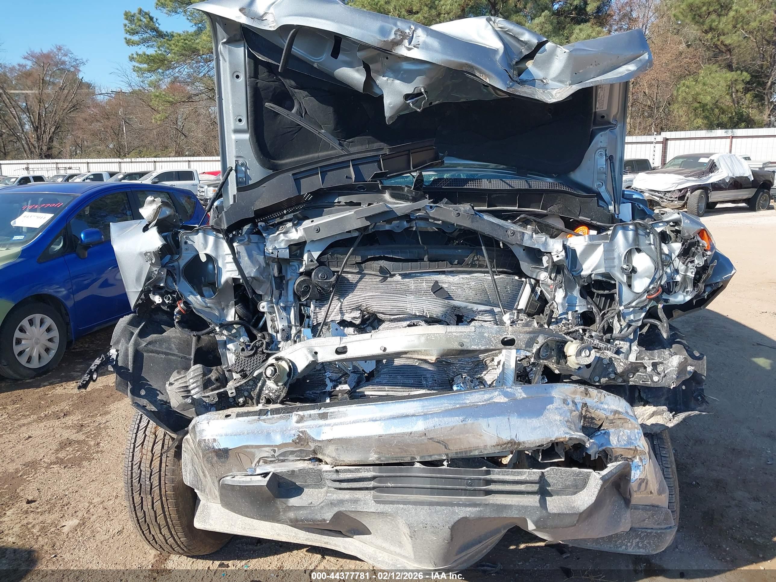 CHEVROLET SILVERADO image 6