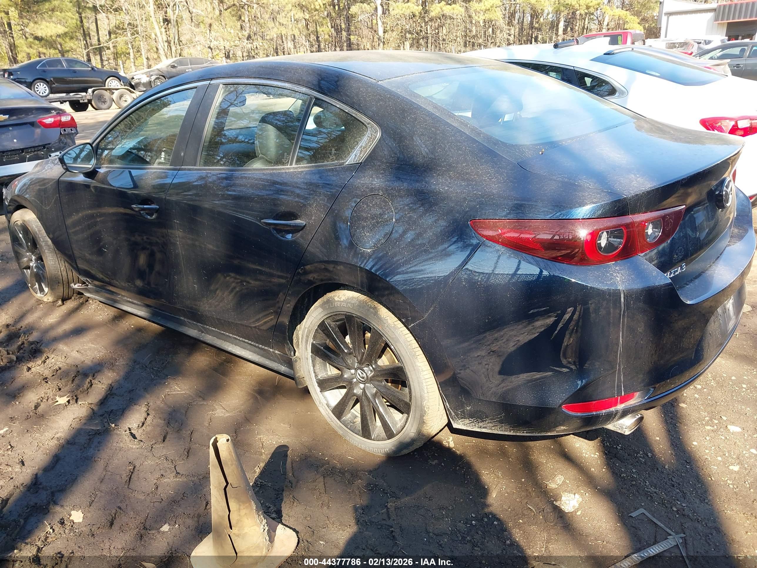 MAZDA MAZDA3 image 3