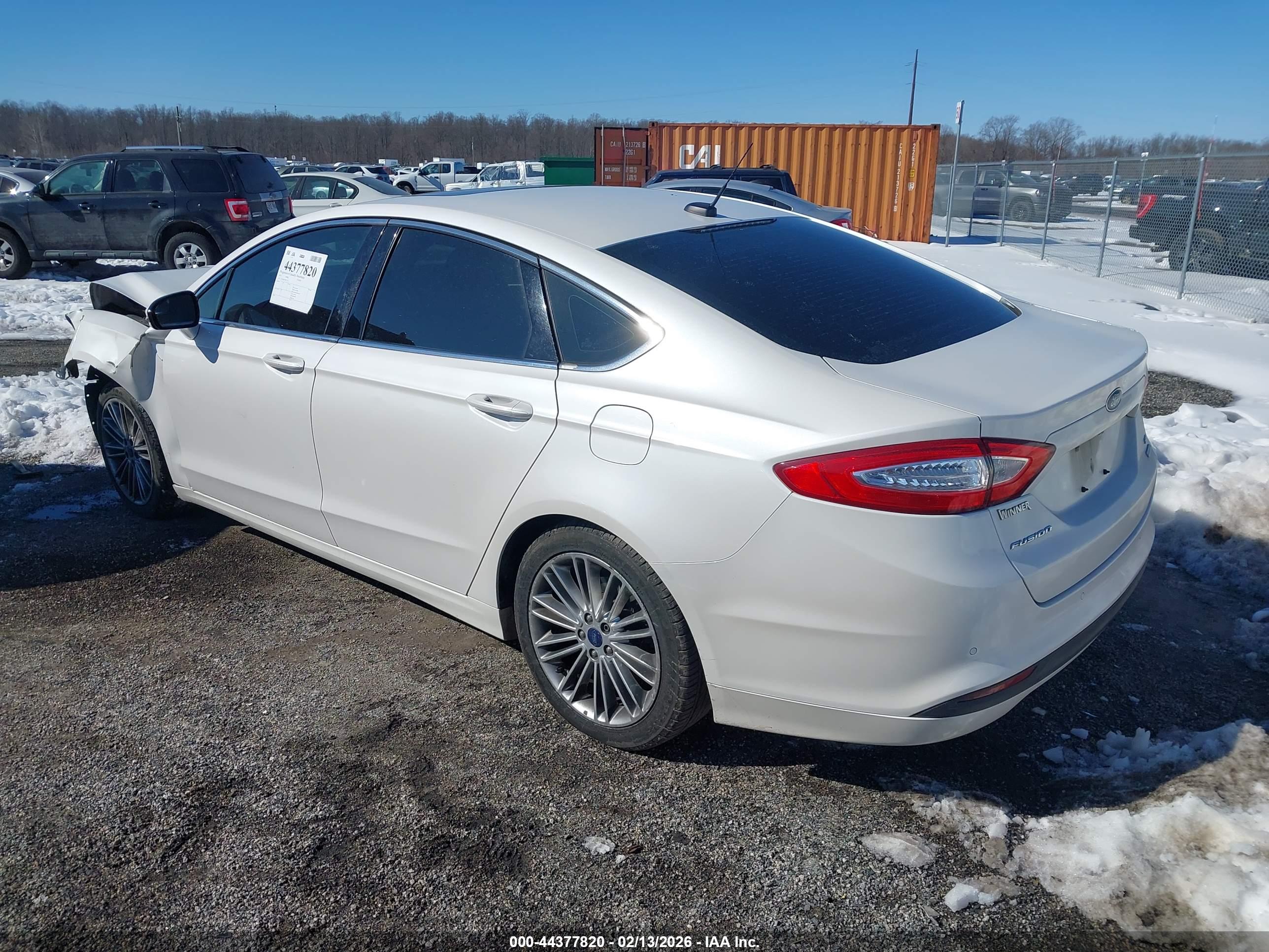 FORD FUSION image 3