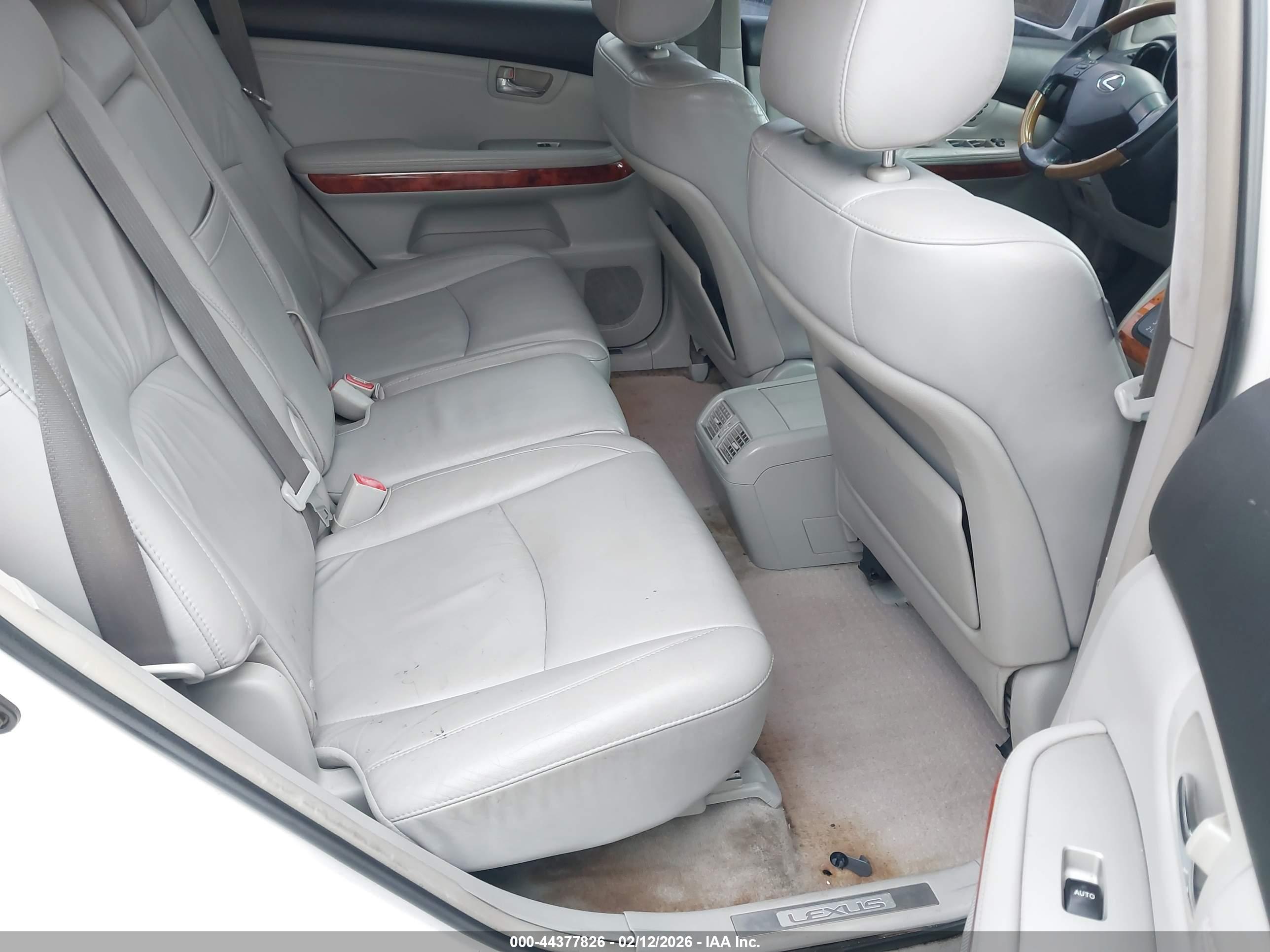 LEXUS RX image 8