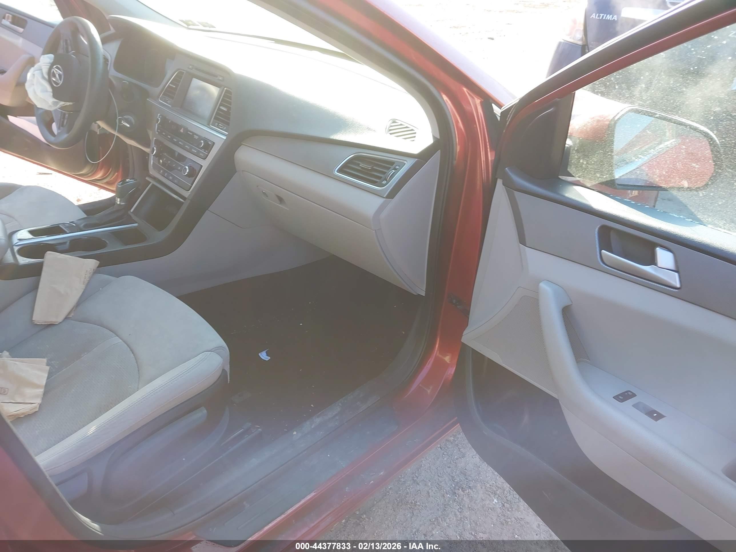 HYUNDAI SONATA image 5