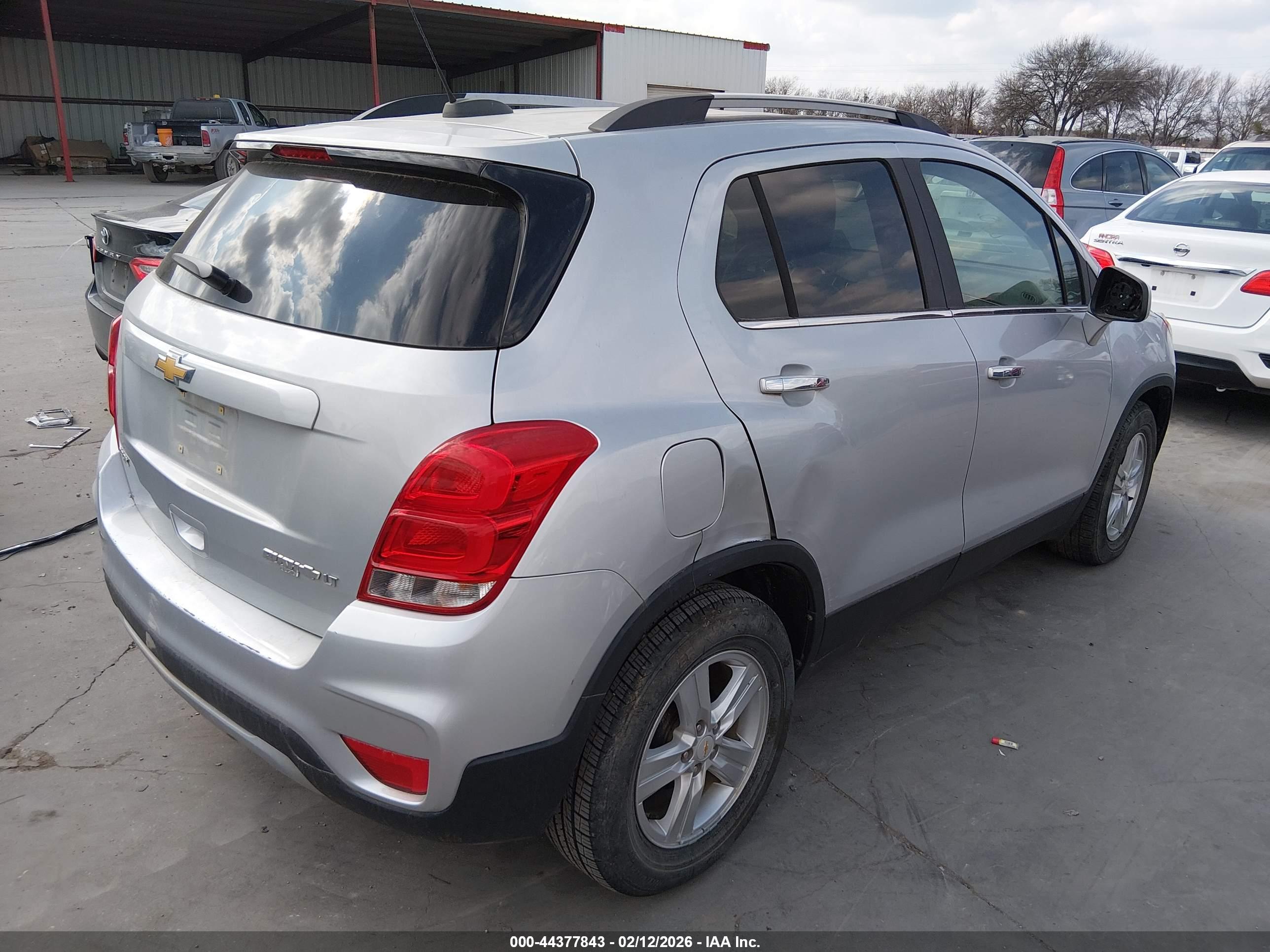 CHEVROLET TRAX image 4