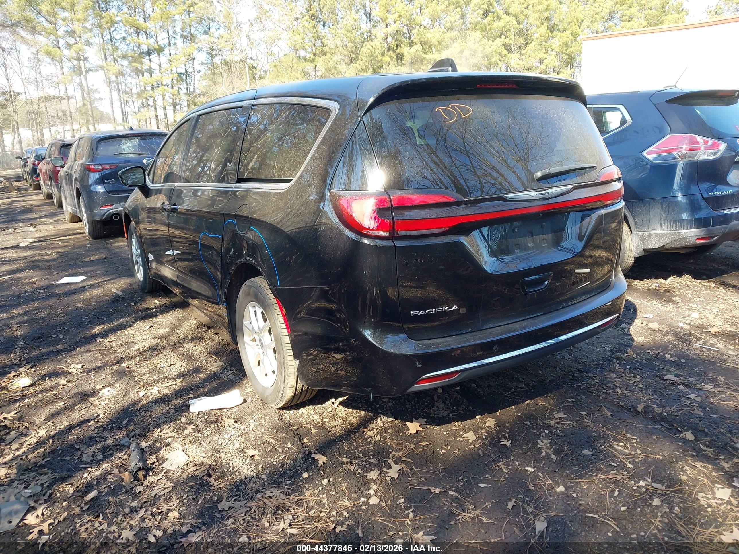 CHRYSLER PACIFICA image 3
