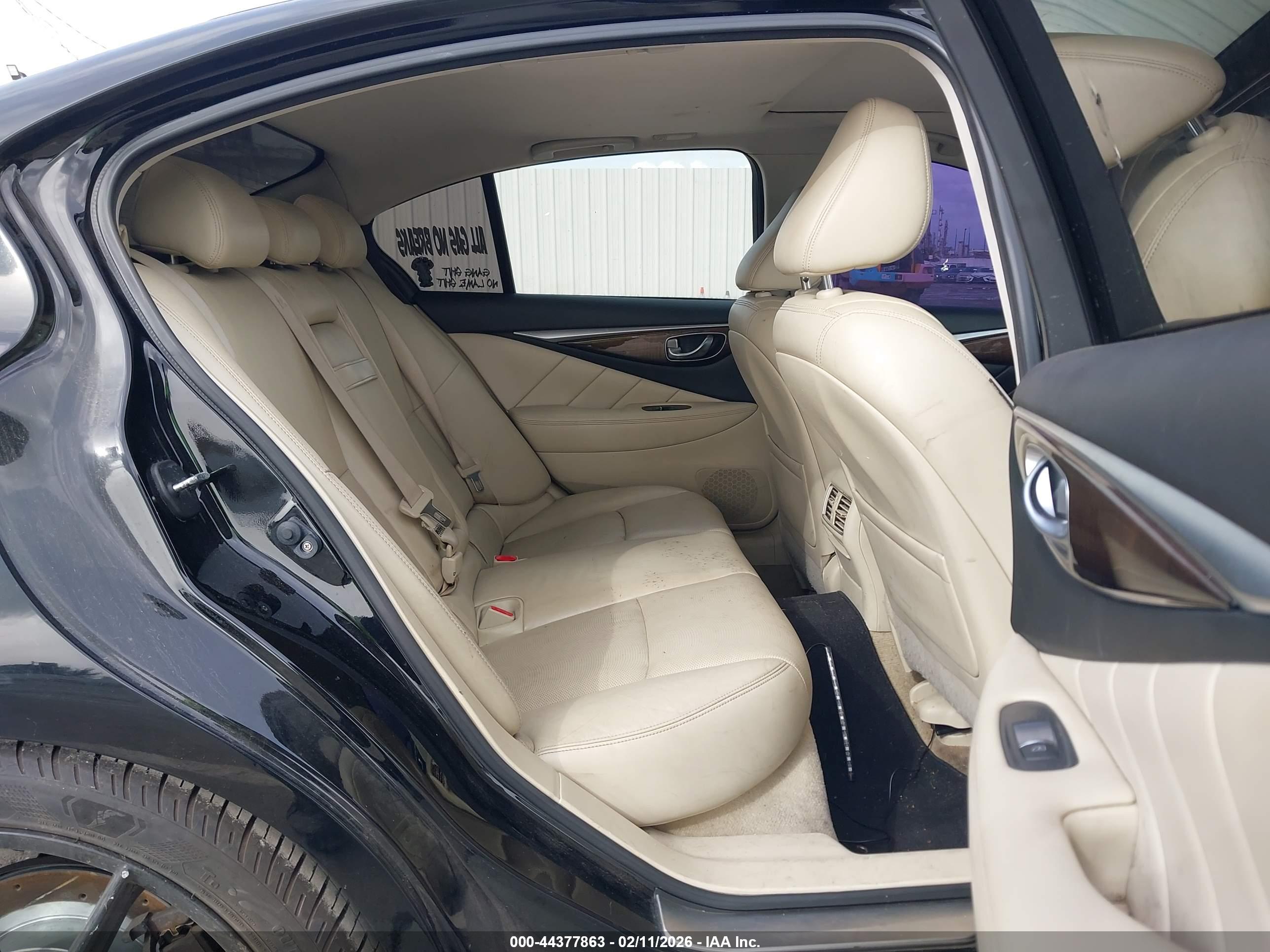 INFINITI Q50 image 8