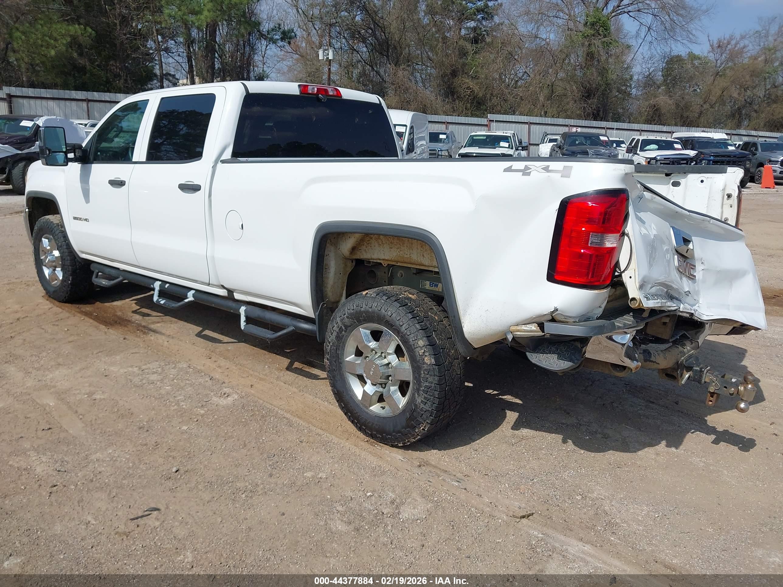 GMC SIERRA image 3