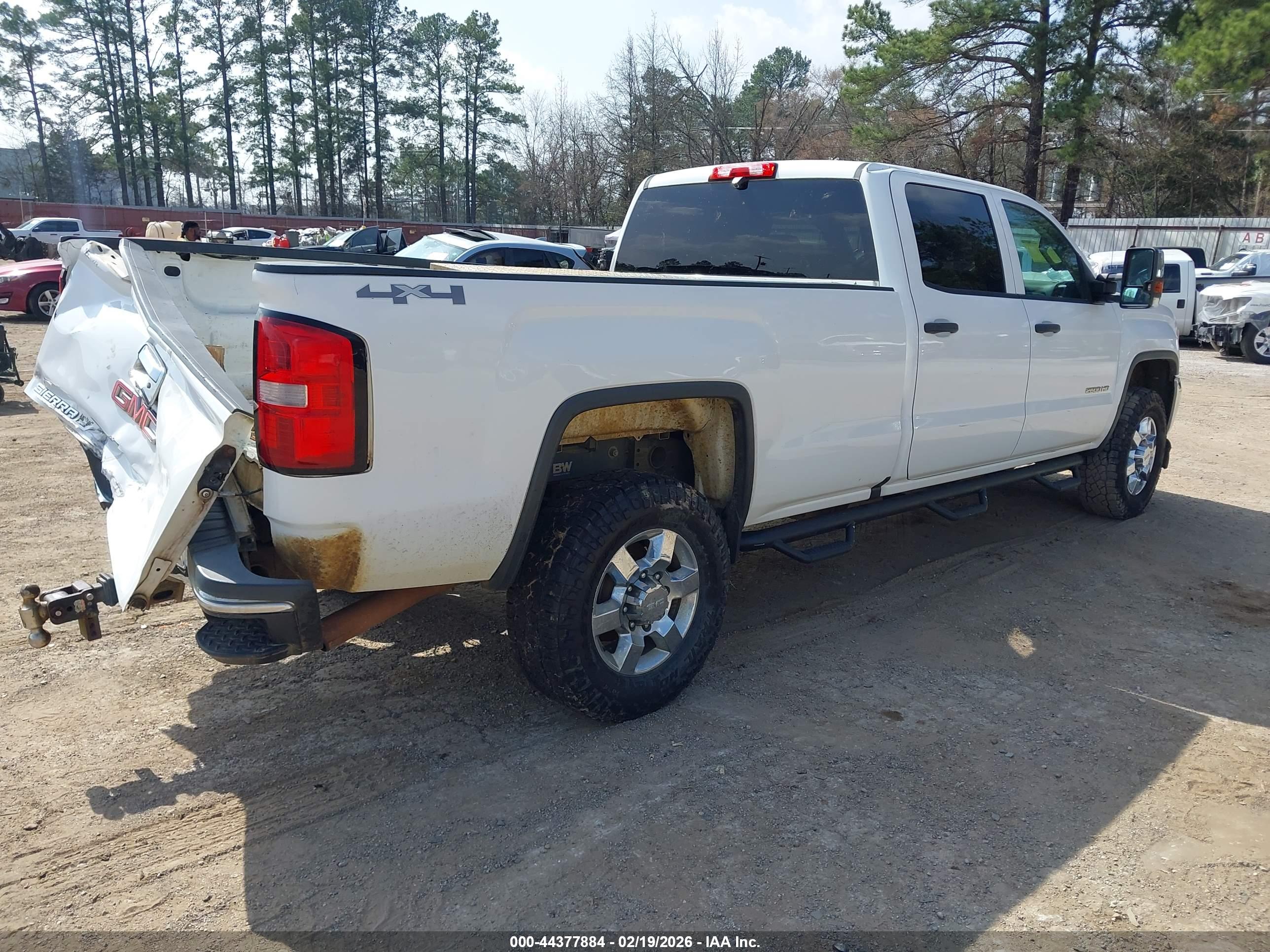GMC SIERRA image 4
