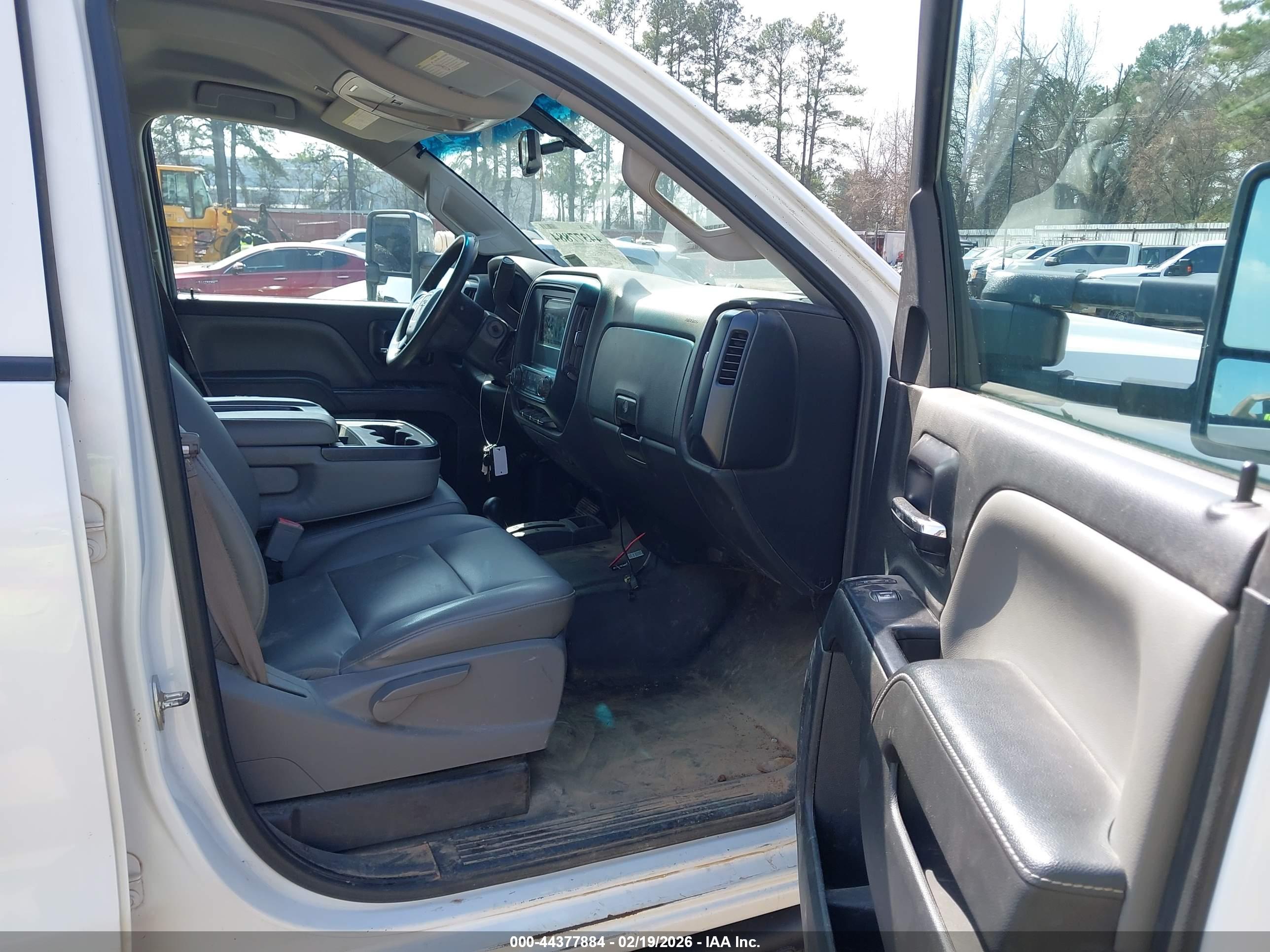 GMC SIERRA image 5