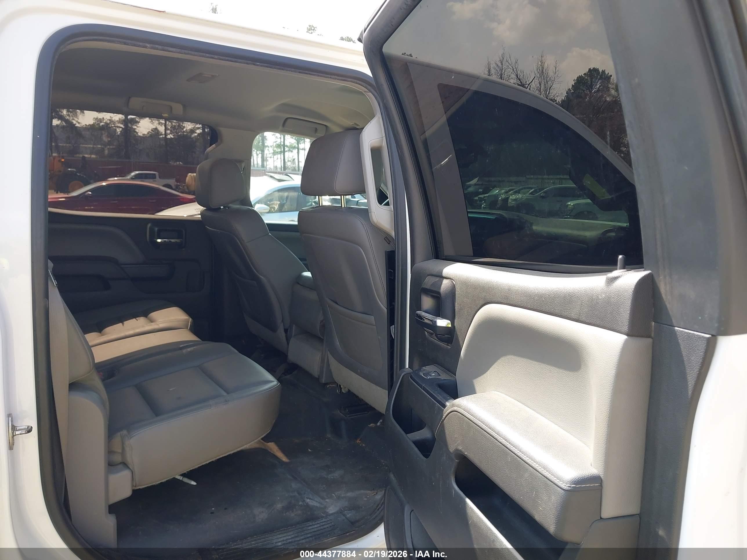 GMC SIERRA image 8