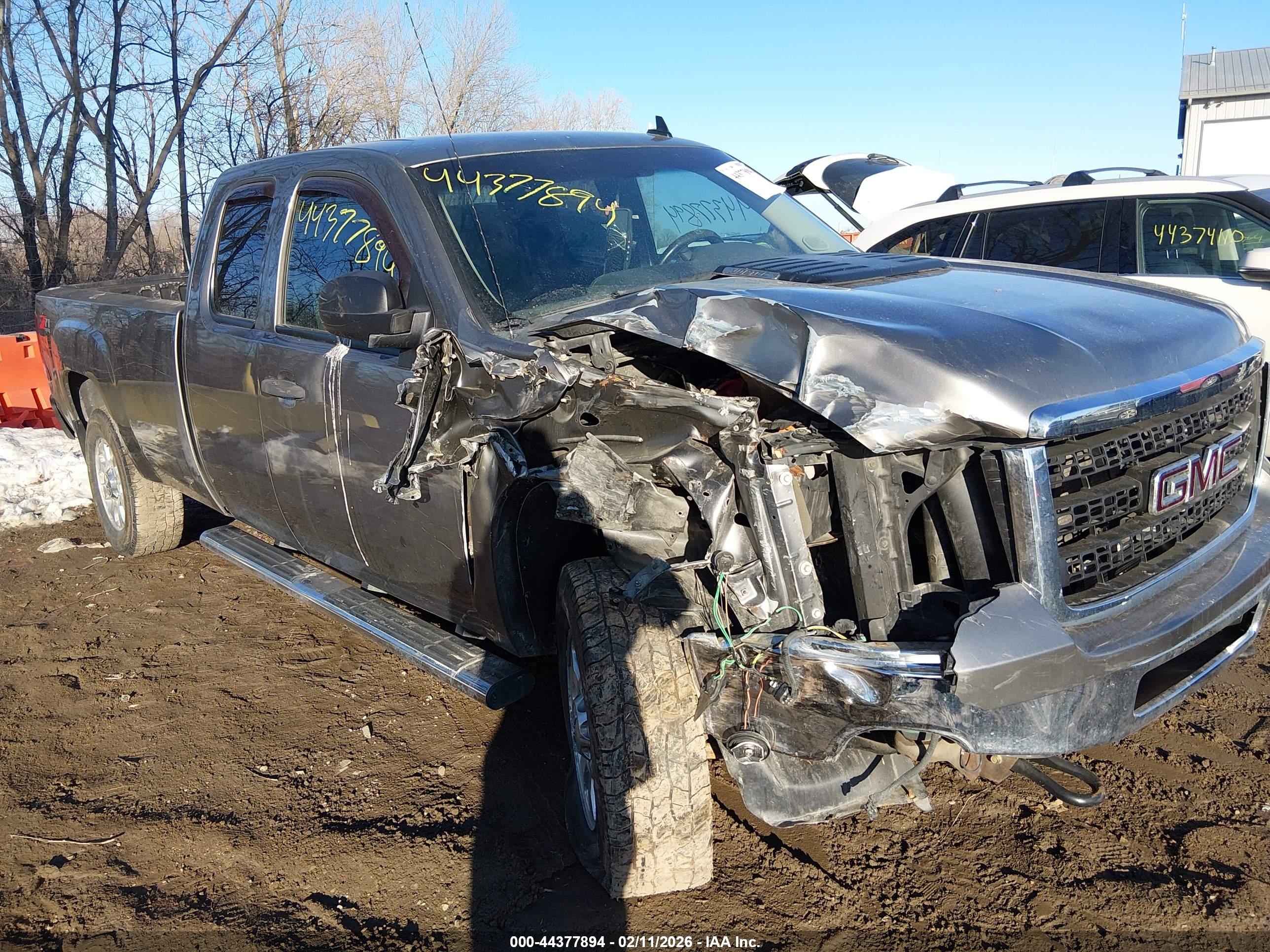 GMC SIERRA image 6