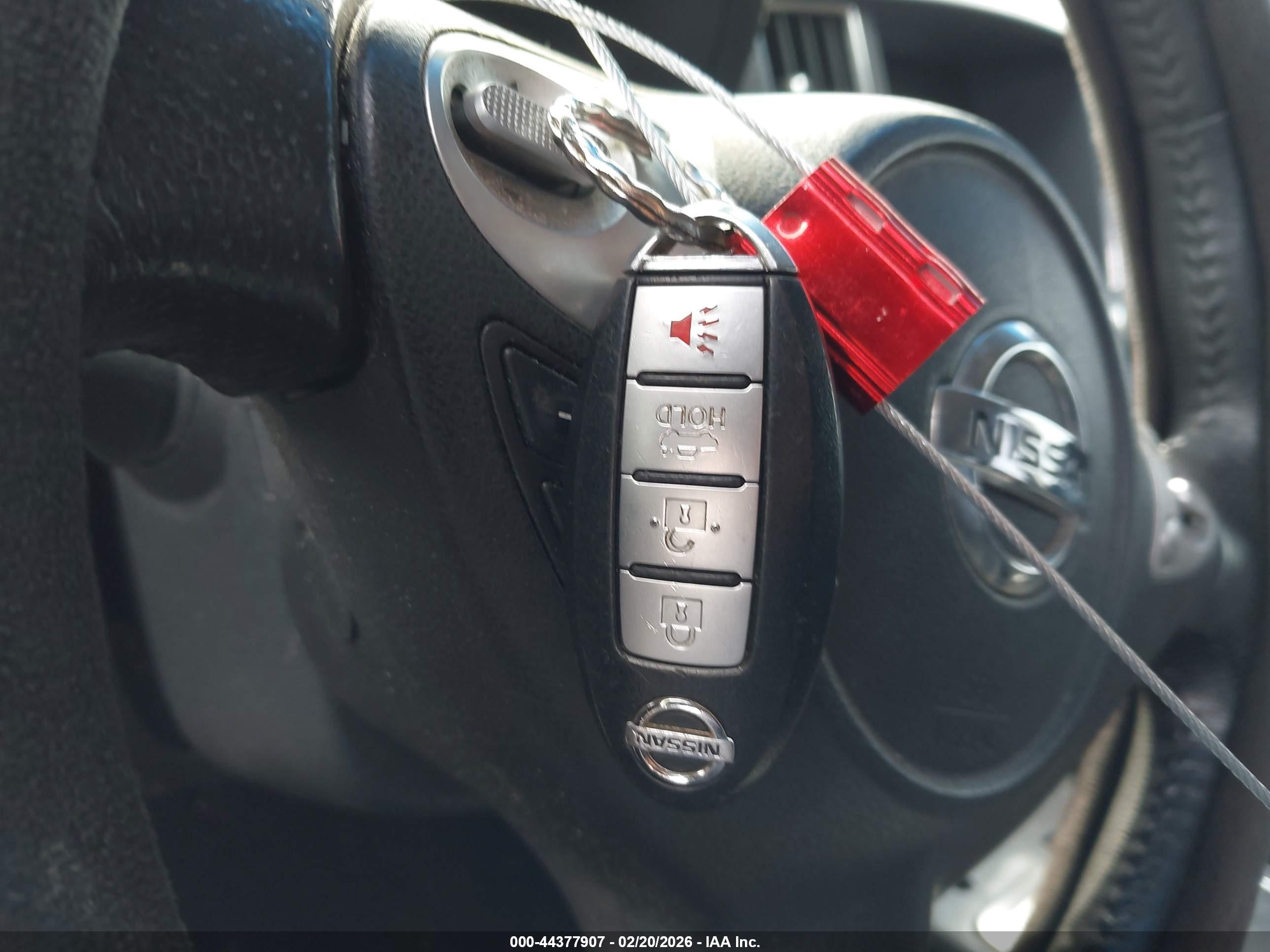 NISSAN MAXIMA image 11