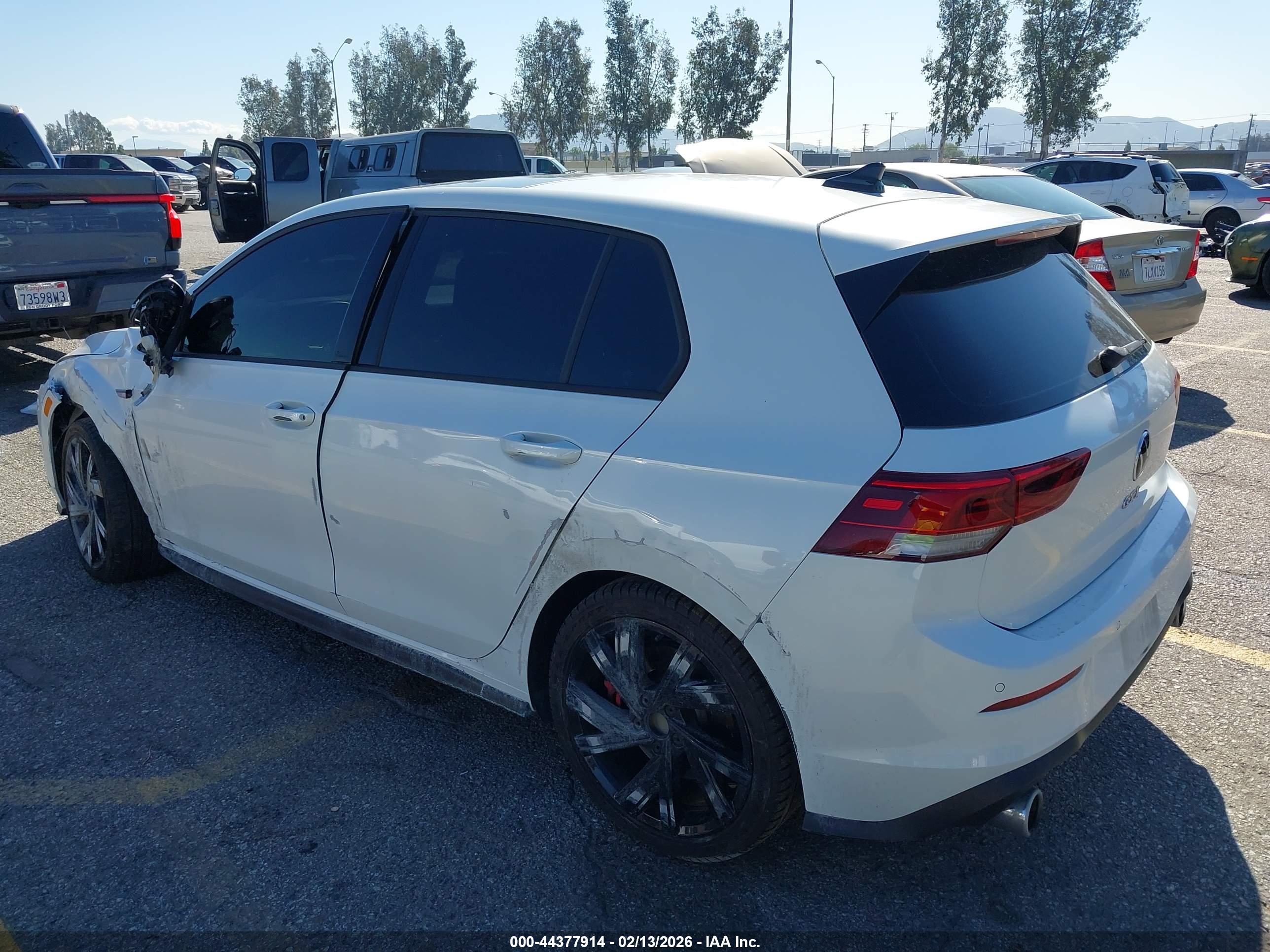 VOLKSWAGEN GOLF image 3