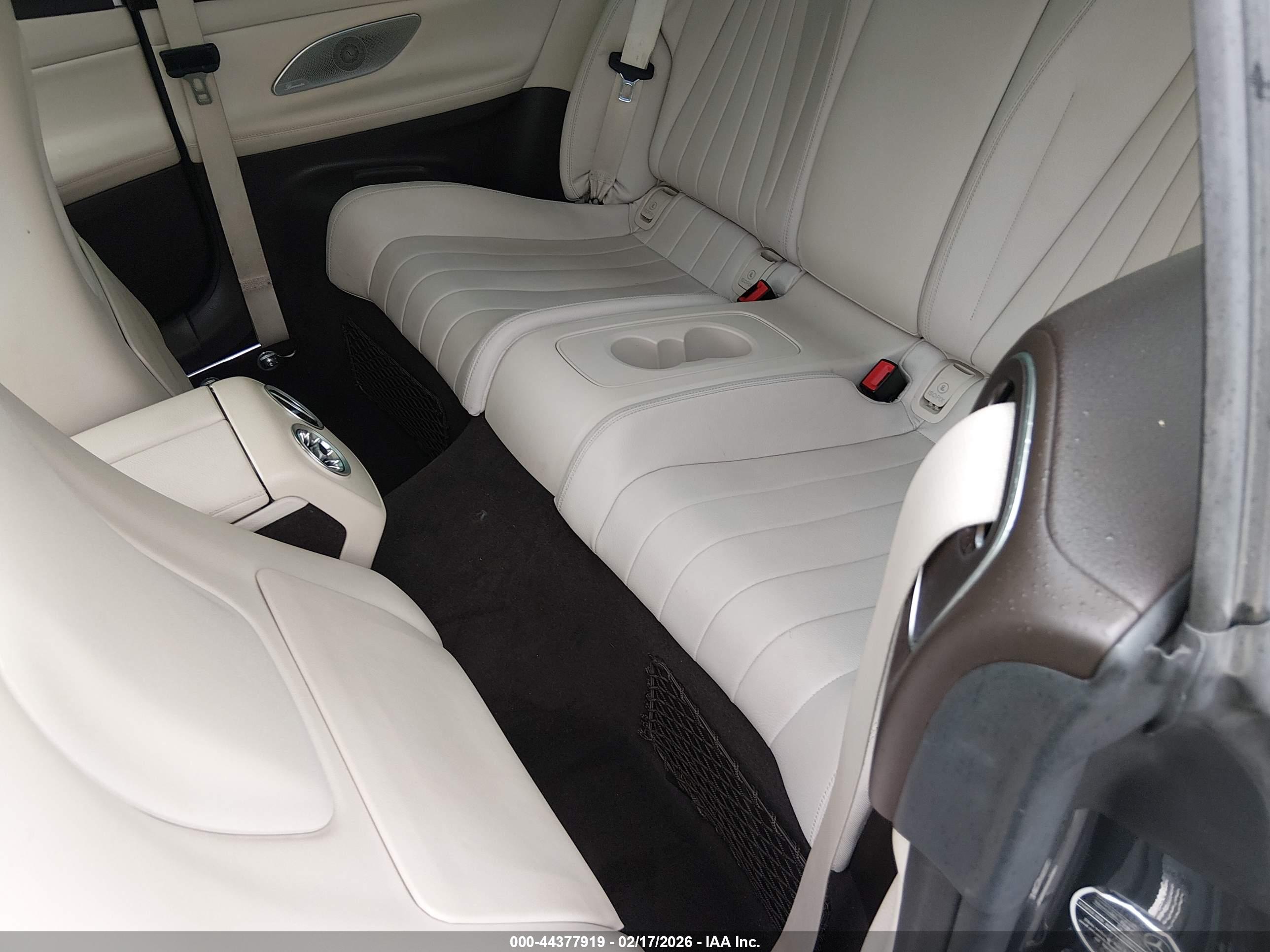MERCEDES-BENZ E image 8
