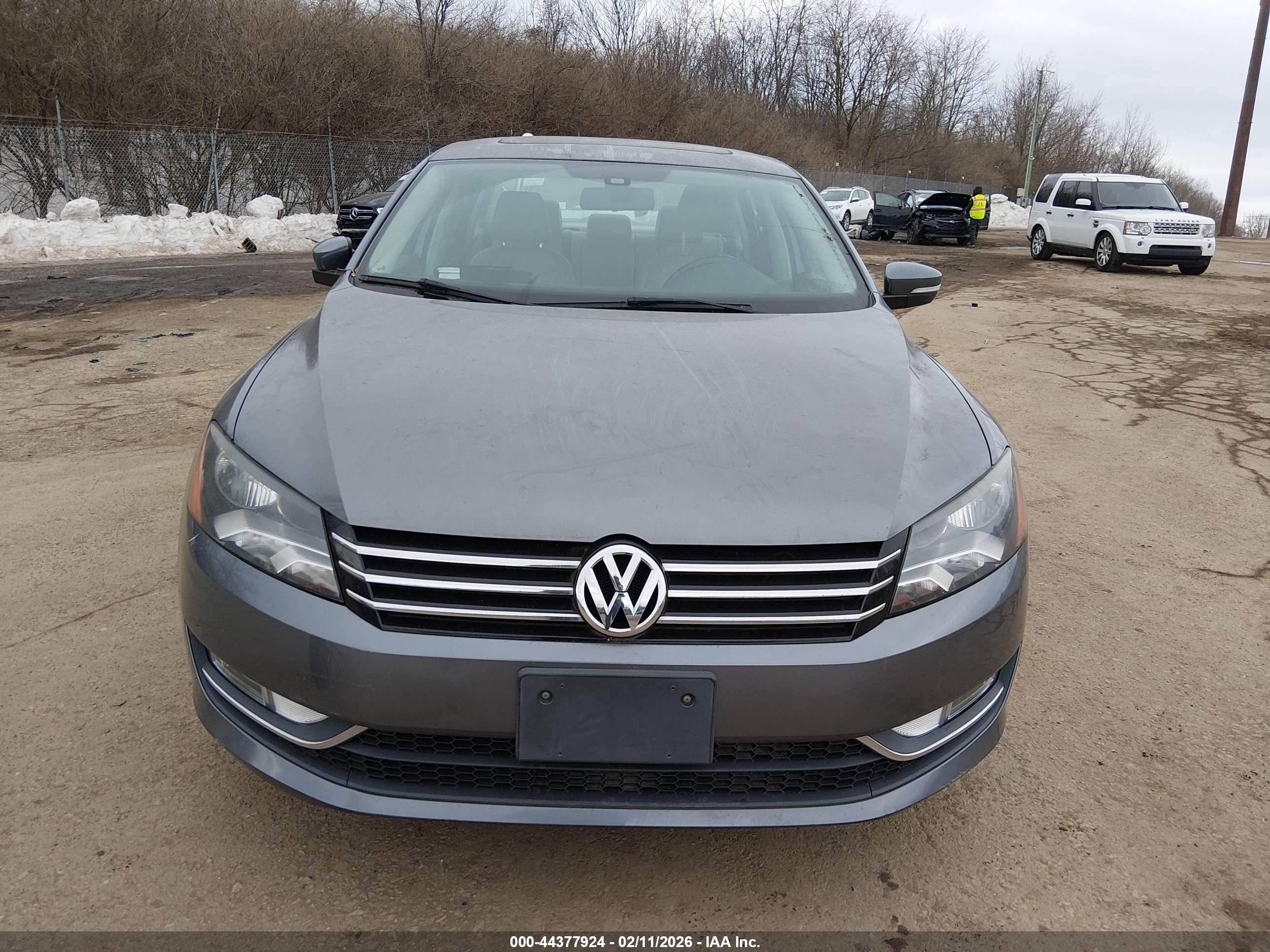 VOLKSWAGEN PASSAT image 6